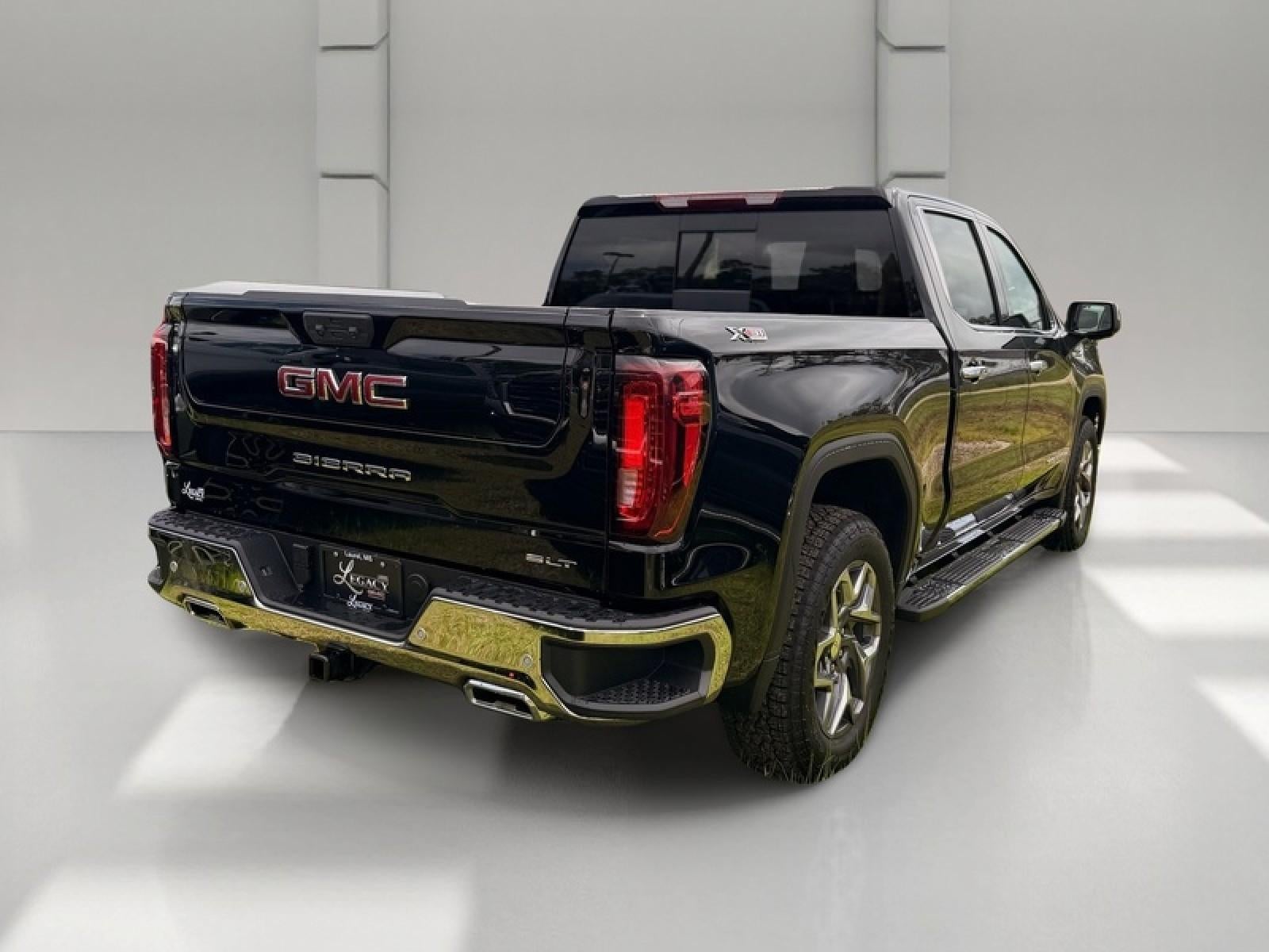 2026 GMC Sierra 1500 Crew Cab Short Box 4-Wheel Drive SLT