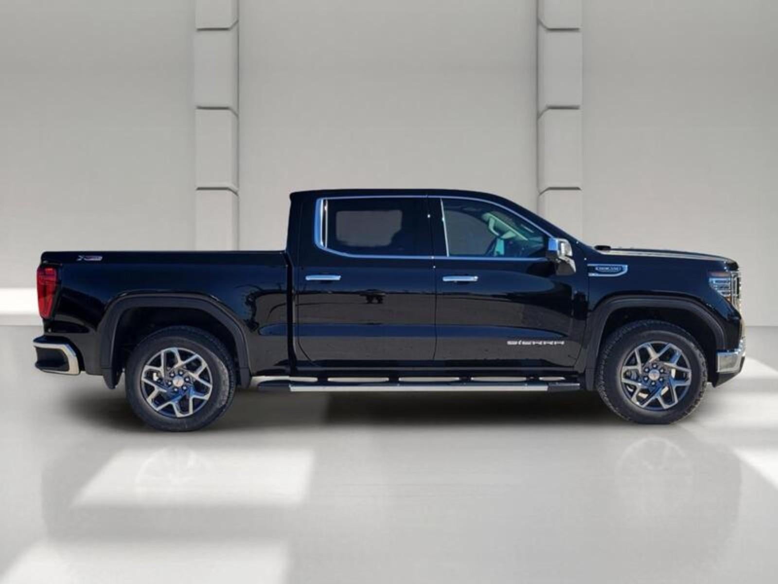 2026 GMC Sierra 1500 Crew Cab Short Box 4-Wheel Drive SLT
