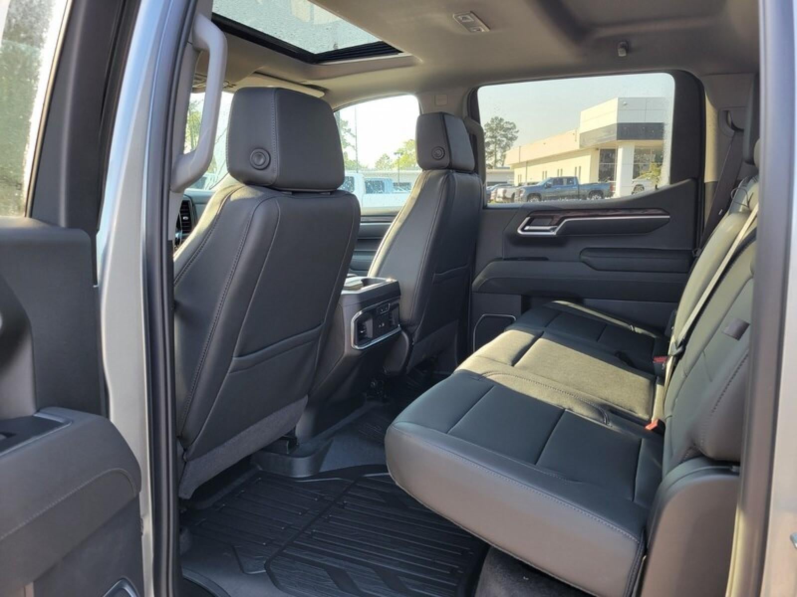 2026 GMC Sierra 1500 Crew Cab Short Box 4-Wheel Drive SLT