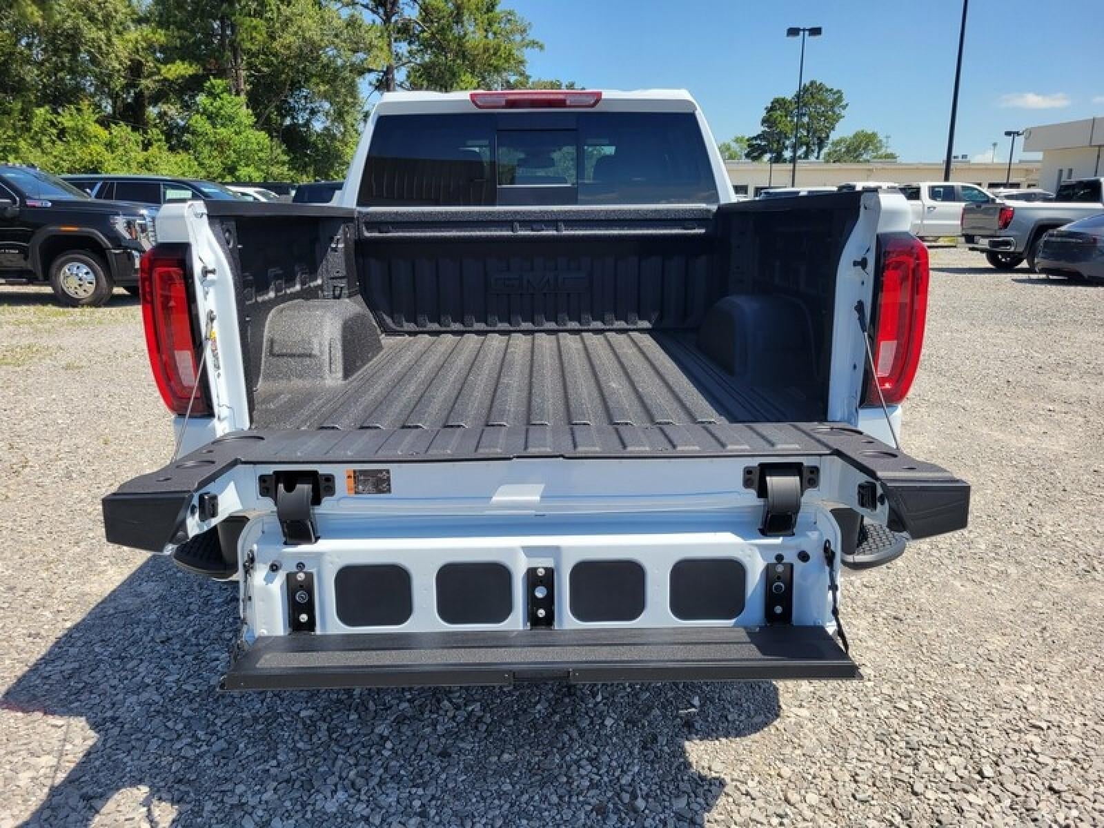 2026 GMC Sierra 1500 Crew Cab Short Box 4-Wheel Drive SLT