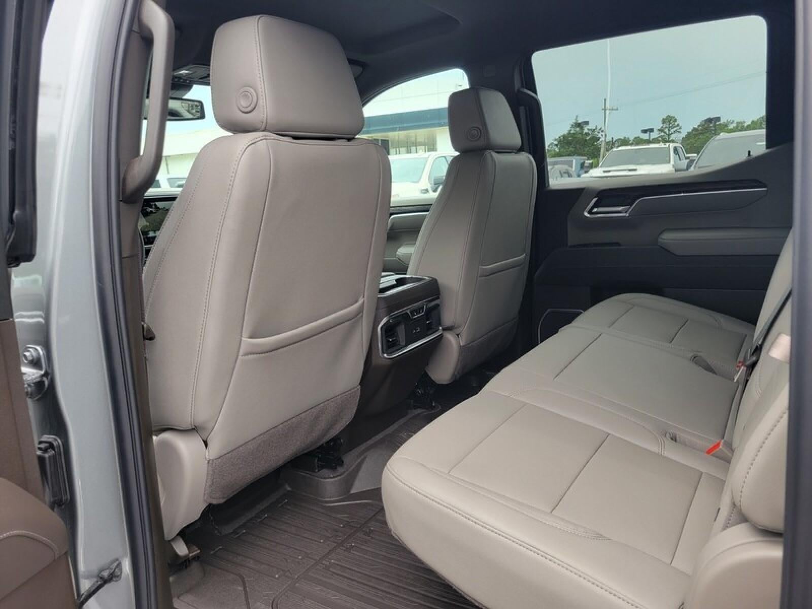 2026 GMC Sierra 1500 Crew Cab Short Box 4-Wheel Drive SLT