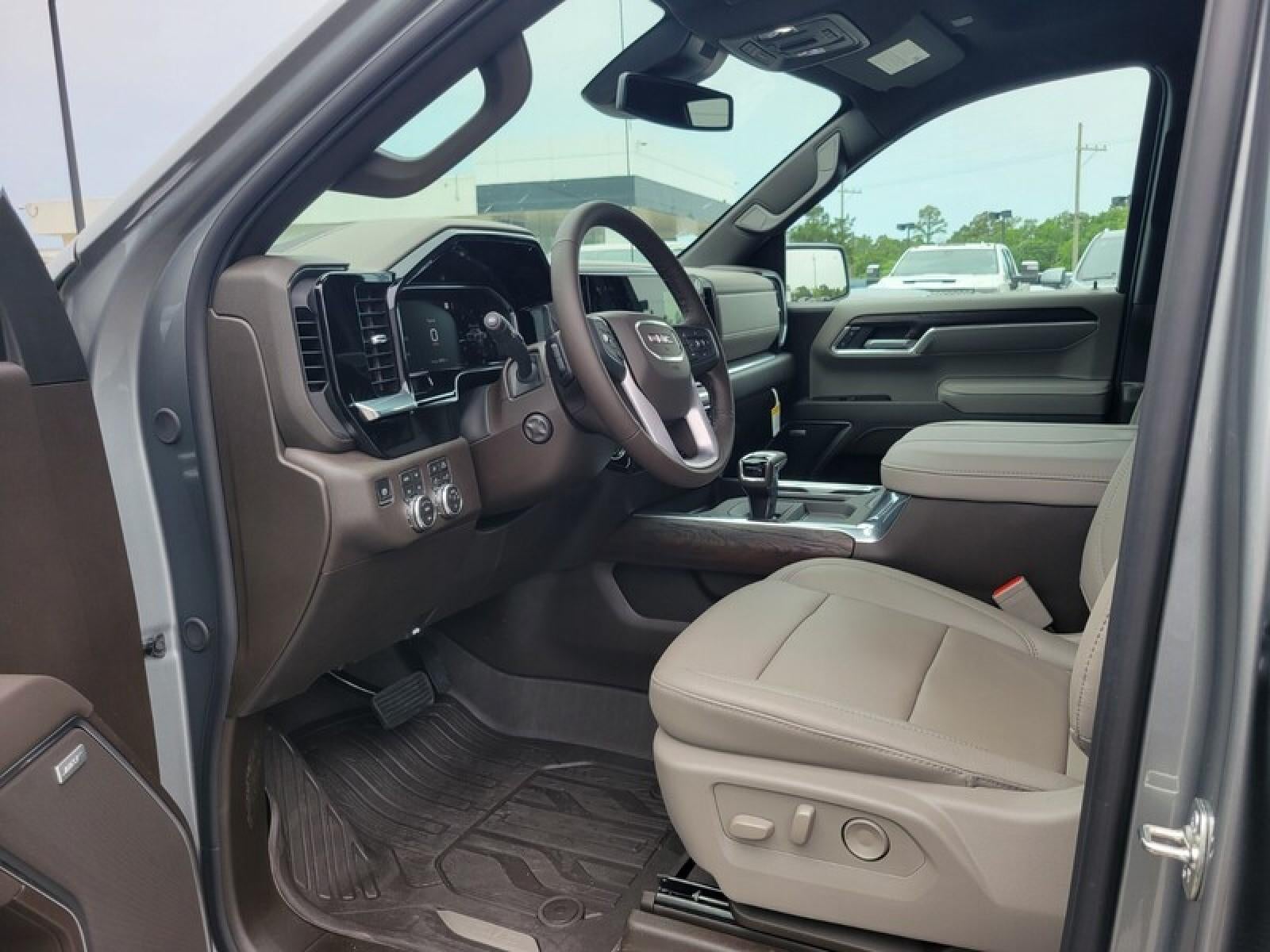2026 GMC Sierra 1500 Crew Cab Short Box 4-Wheel Drive SLT