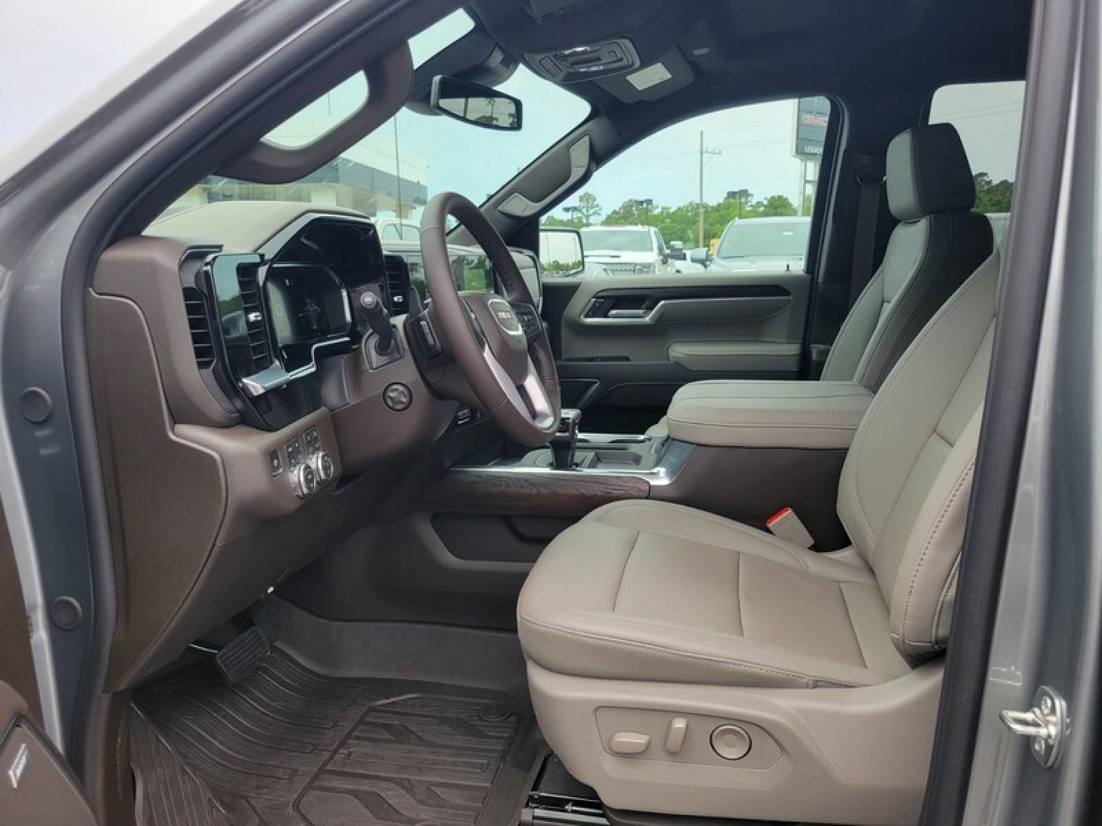 2026 GMC Sierra 1500 Crew Cab Short Box 4-Wheel Drive SLT