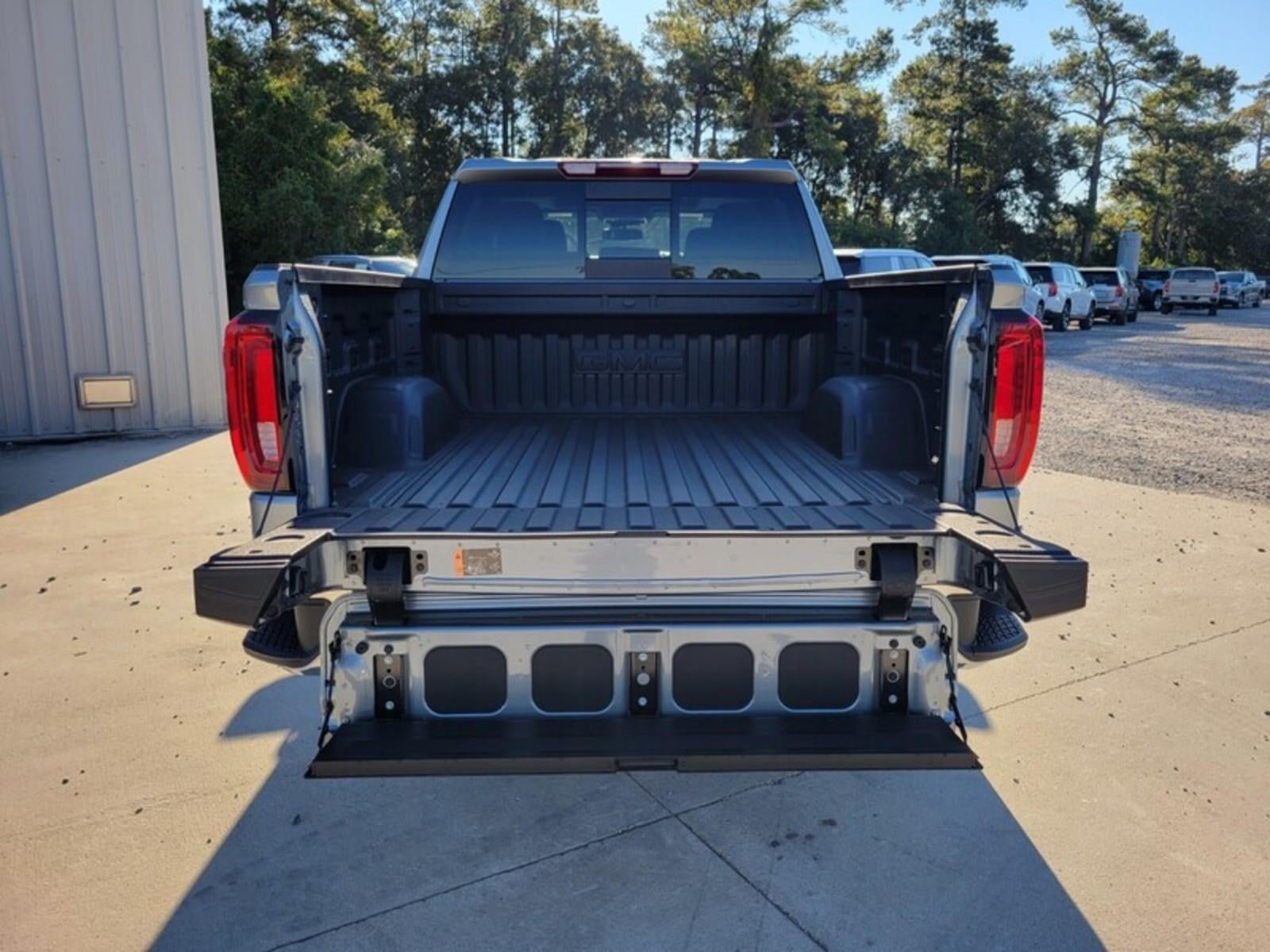 2026 GMC Sierra 1500 Crew Cab Short Box 4-Wheel Drive SLT