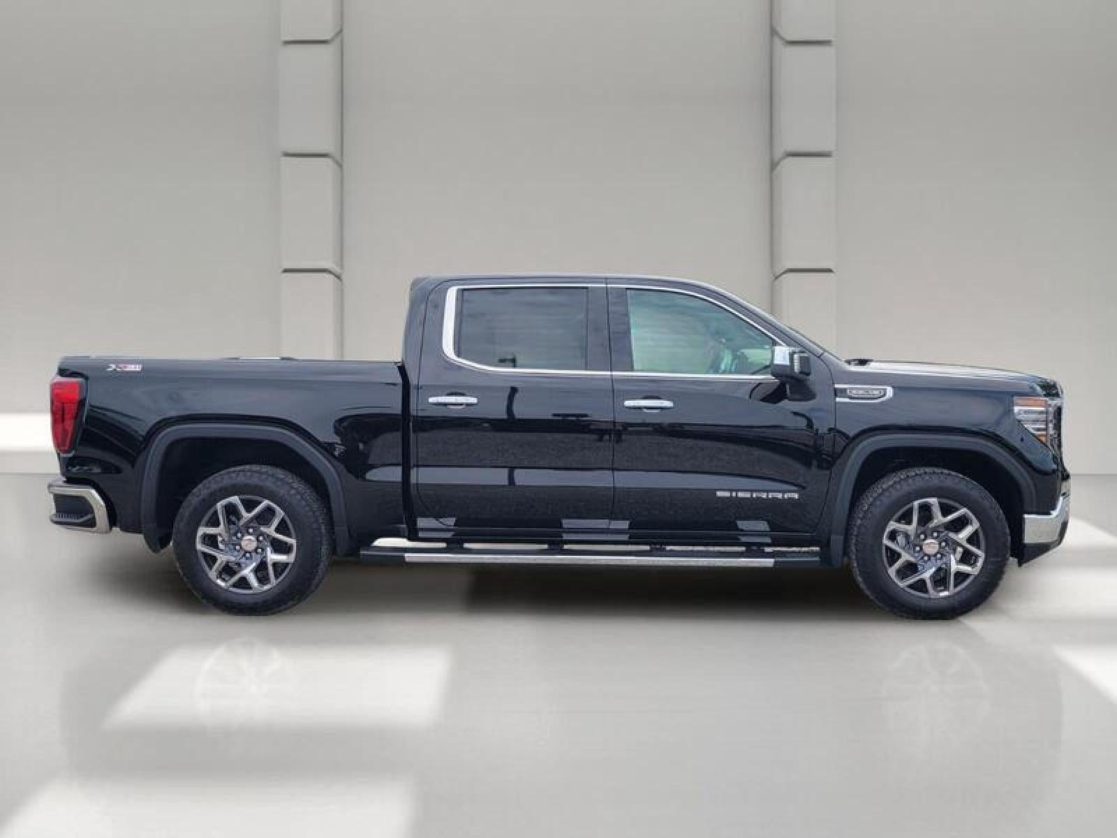 2026 GMC Sierra 1500 Crew Cab Short Box 4-Wheel Drive SLT