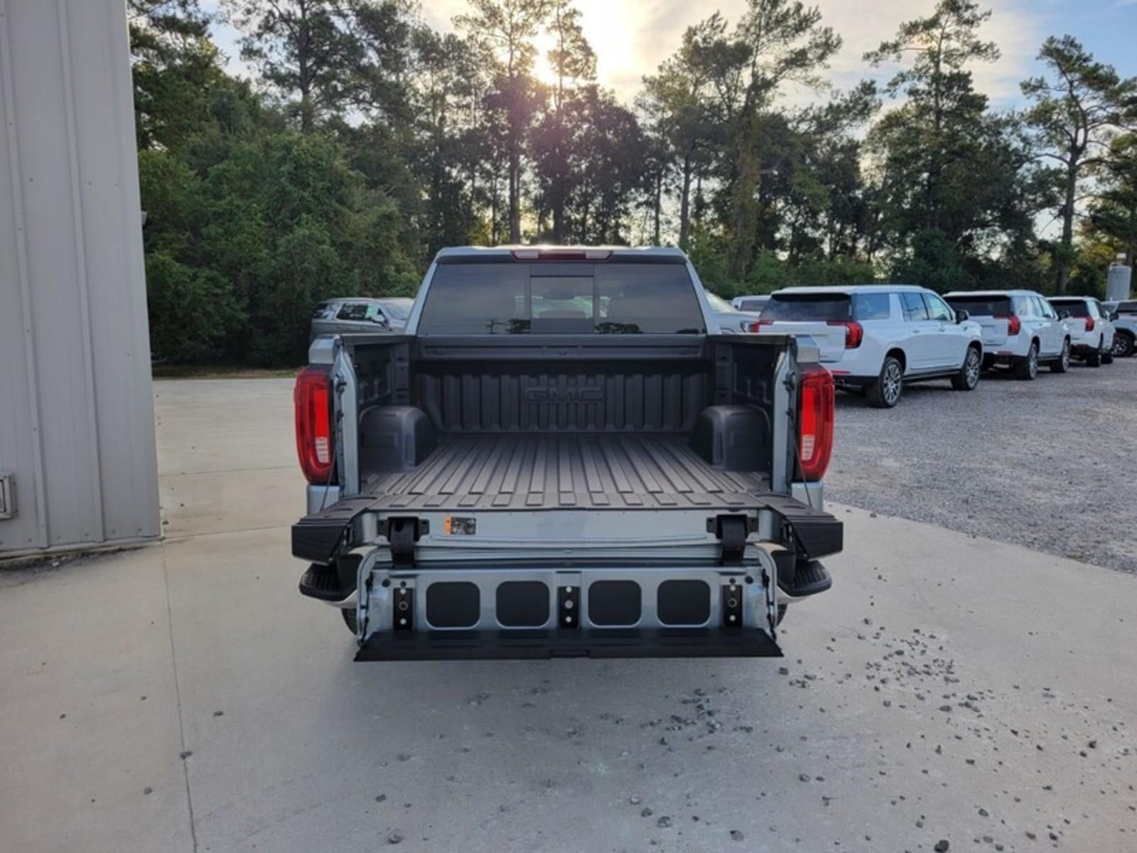 2026 GMC Sierra 1500 Crew Cab Short Box 4-Wheel Drive SLT