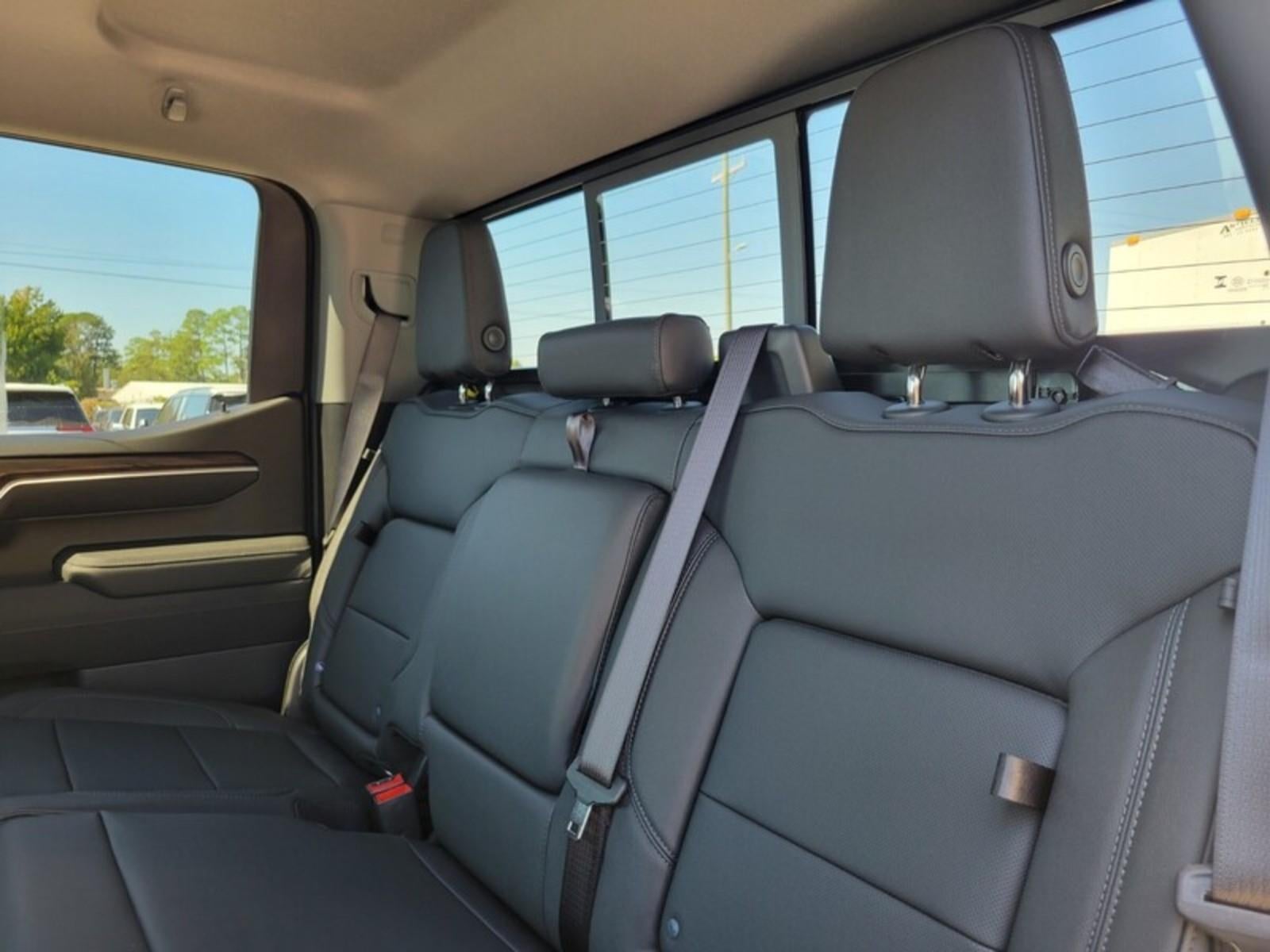 2026 GMC Sierra 1500 Crew Cab Short Box 4-Wheel Drive SLT