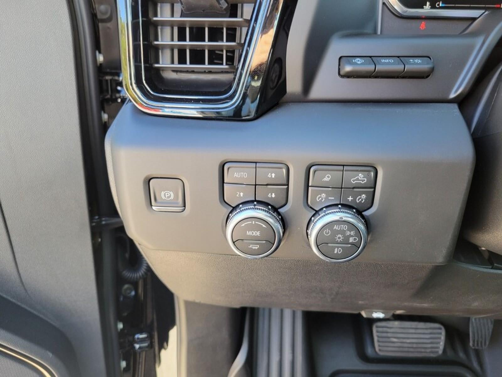 2026 GMC Sierra 1500 Crew Cab Short Box 4-Wheel Drive AT4