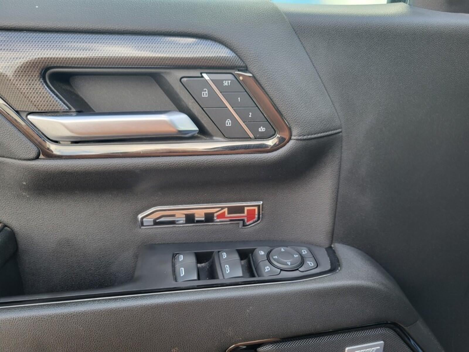 2023 GMC Sierra 1500 AT4