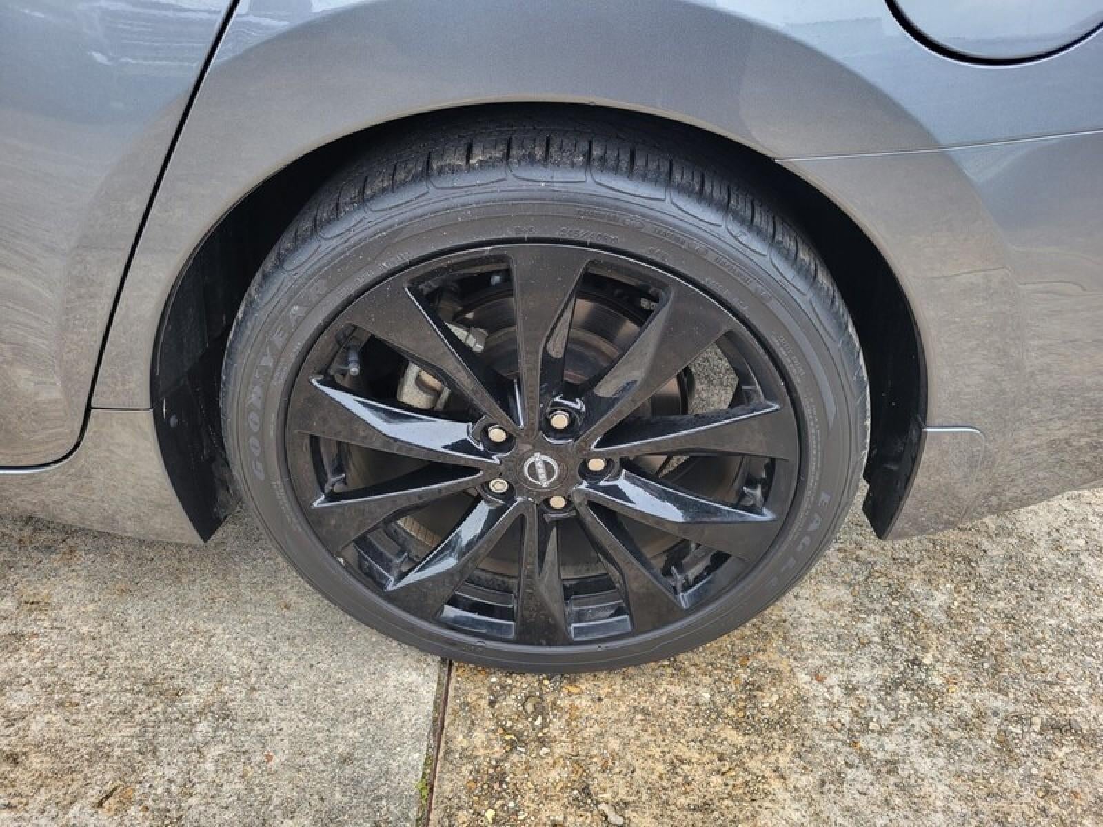 2023 Nissan Maxima SR