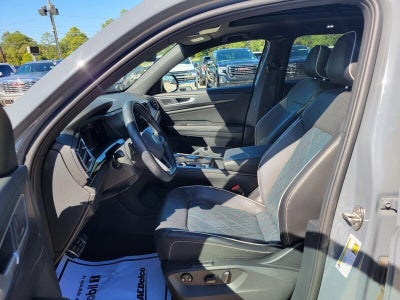 2024 Volkswagen Atlas Cross Sport 2.0T SEL Premium R-Line