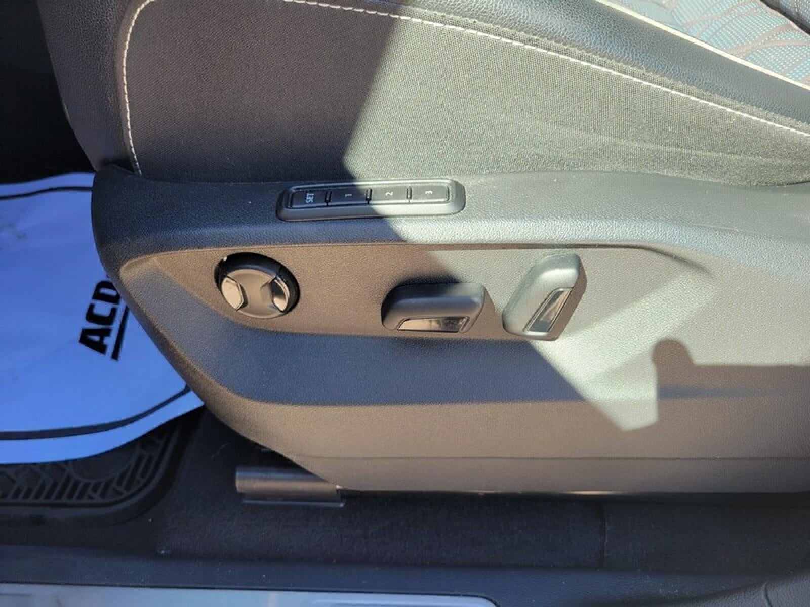 2024 Volkswagen Atlas Cross Sport 2.0T SEL Premium R-Line