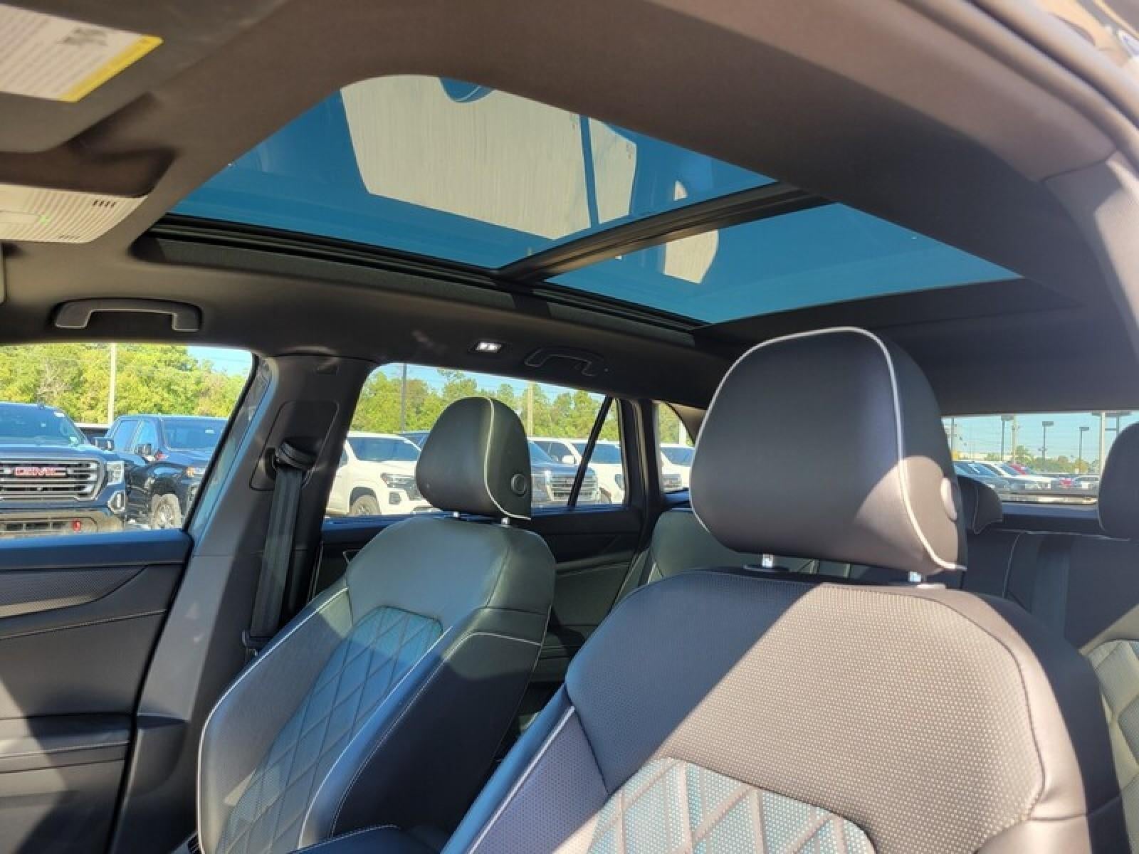 2024 Volkswagen Atlas Cross Sport 2.0T SEL Premium R-Line