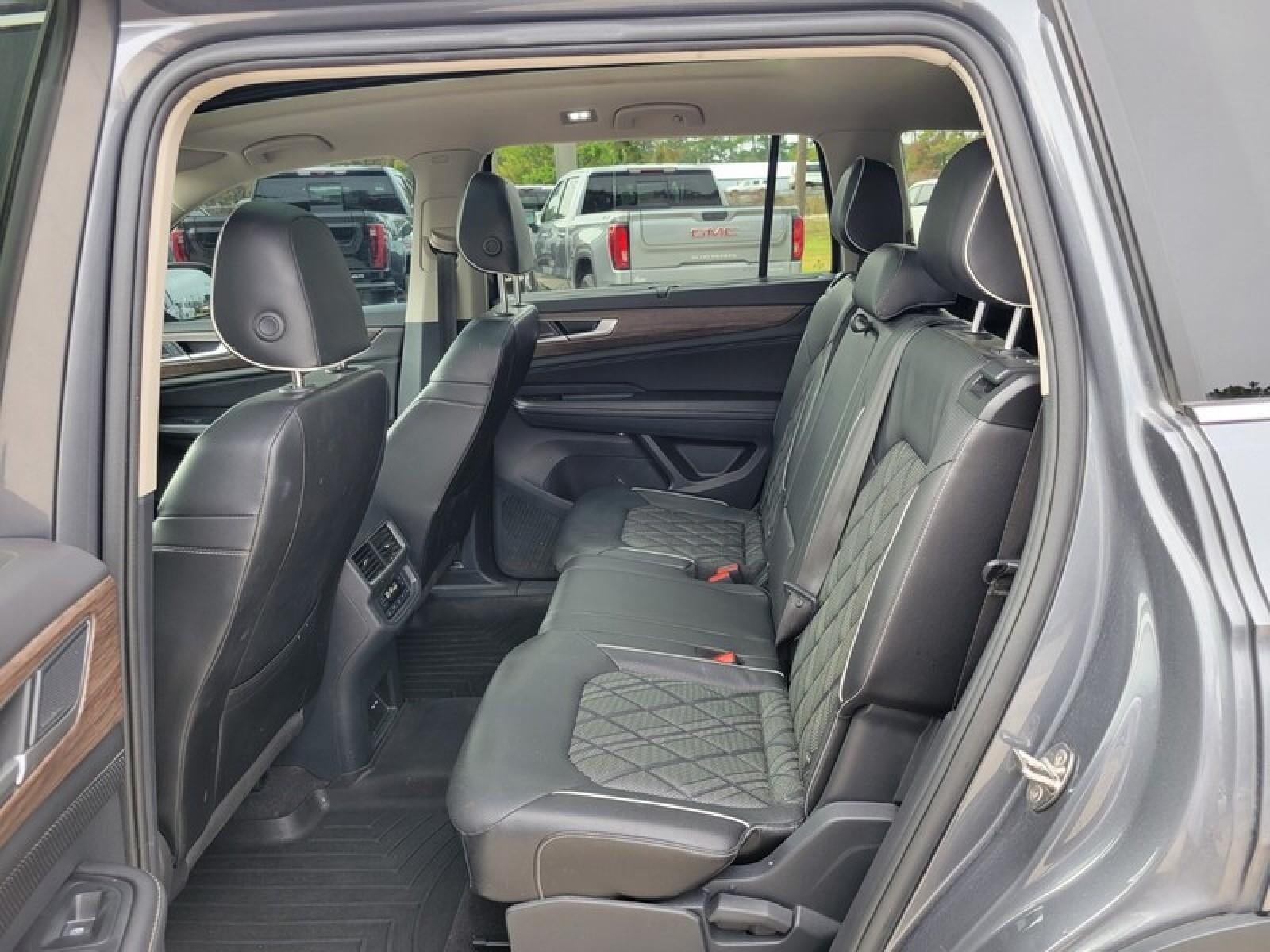 2024 Volkswagen Atlas 2.0T SEL Premium R-Line