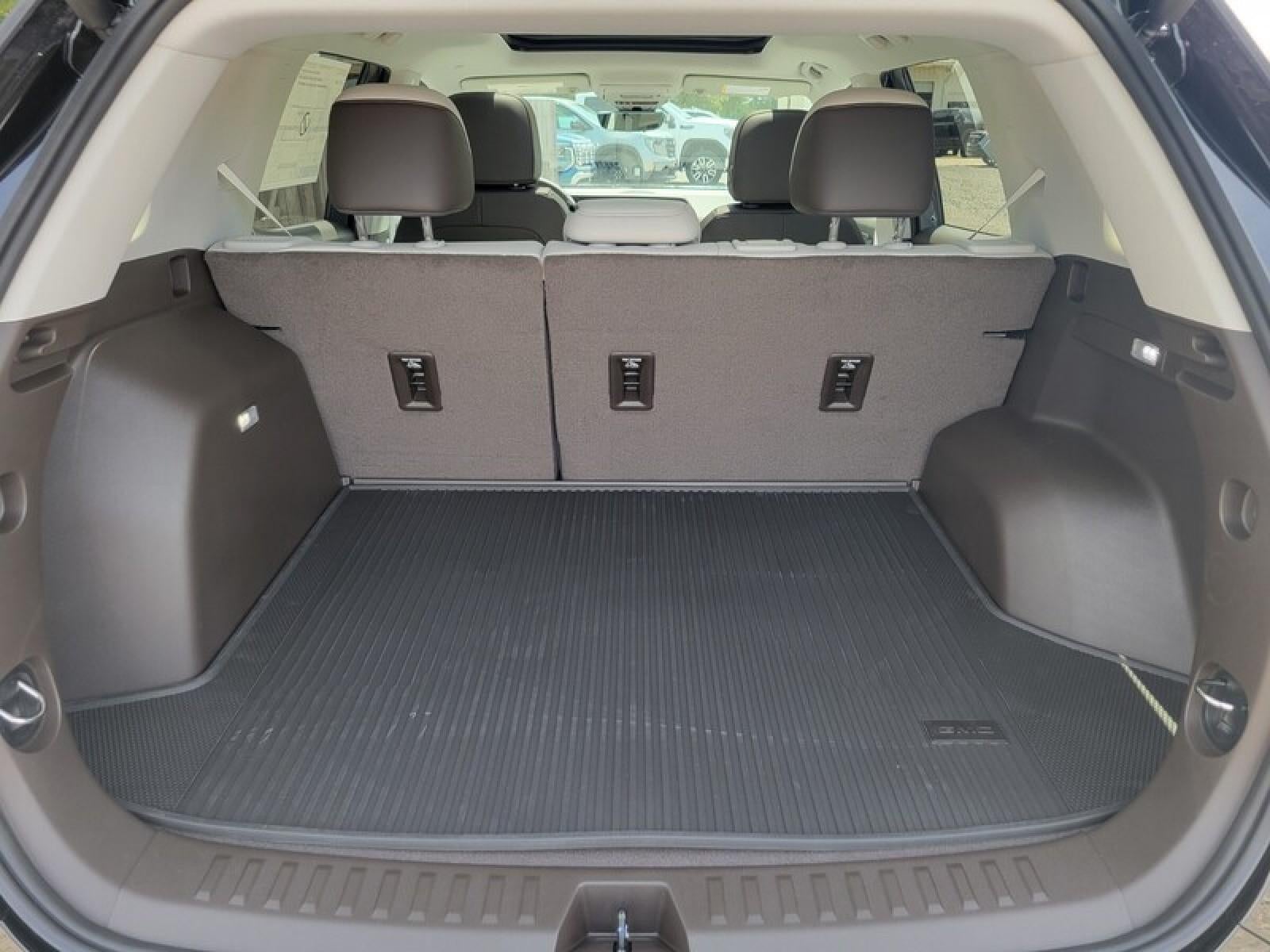 2027 GMC Terrain Denali - Photo 7