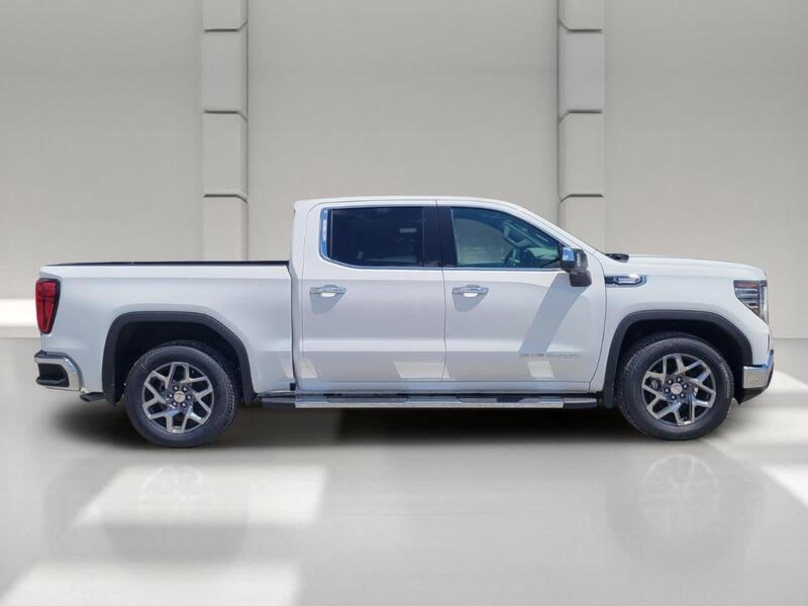 2026 GMC Sierra 1500 Crew Cab Short Box 2-Wheel Drive SLT