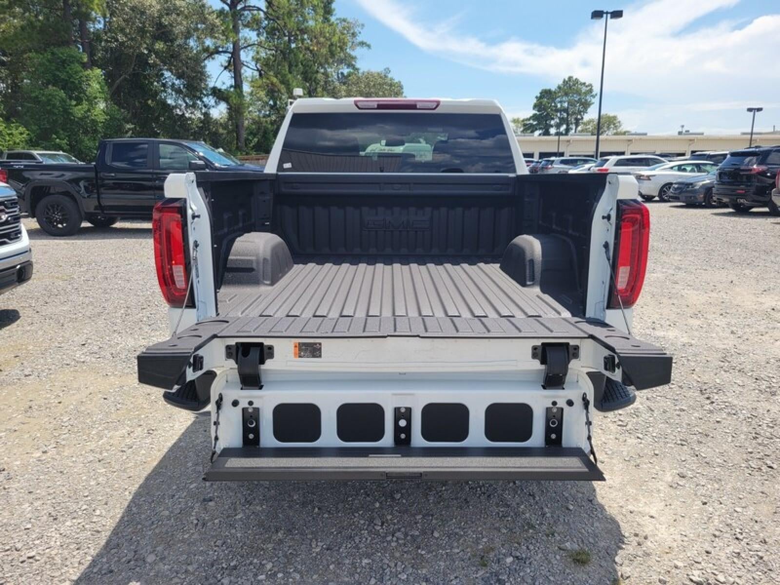 2026 GMC Sierra 1500 Crew Cab Short Box 2-Wheel Drive SLT