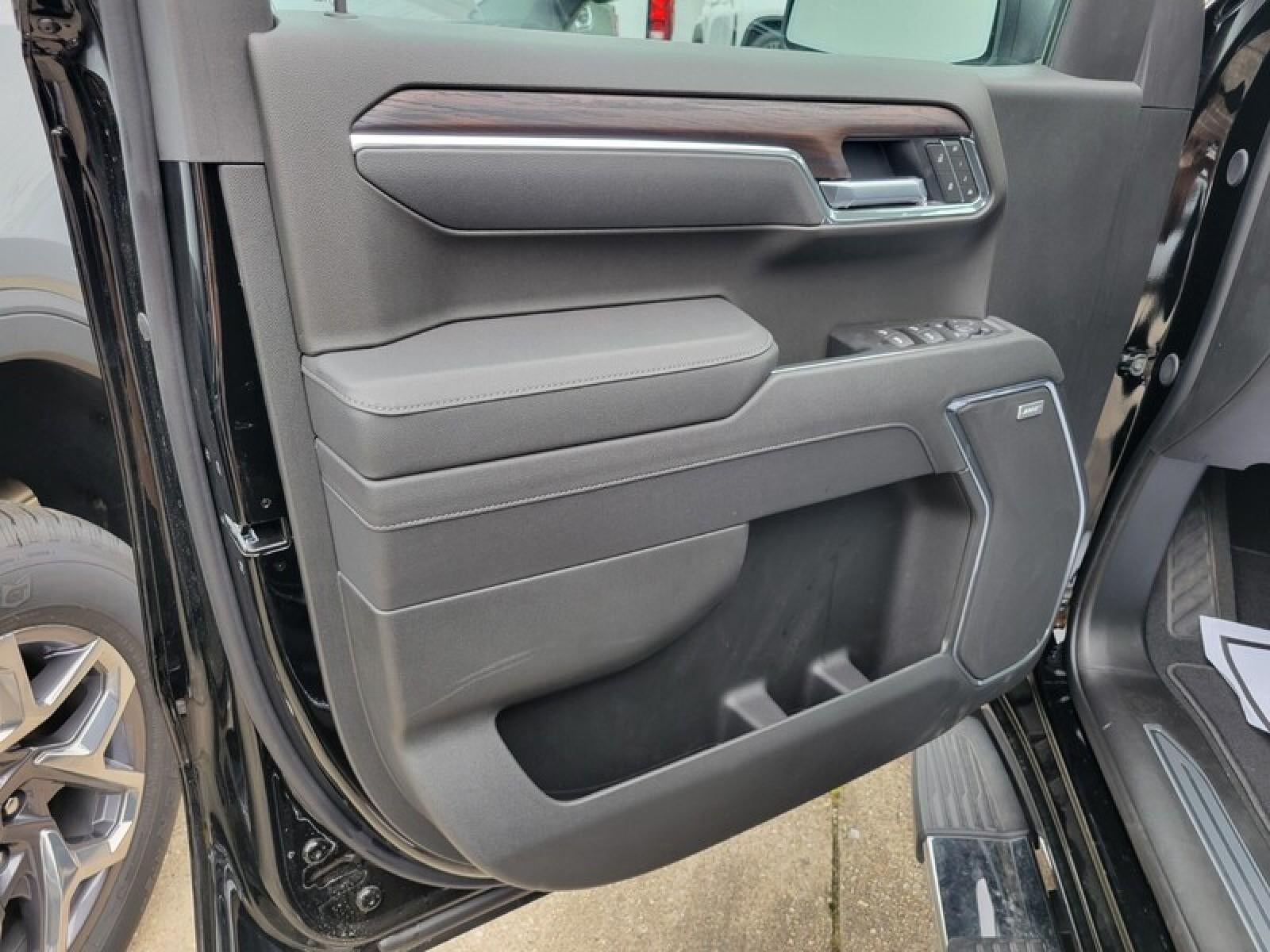 2026 GMC Sierra 1500 Crew Cab Short Box 2-Wheel Drive SLT