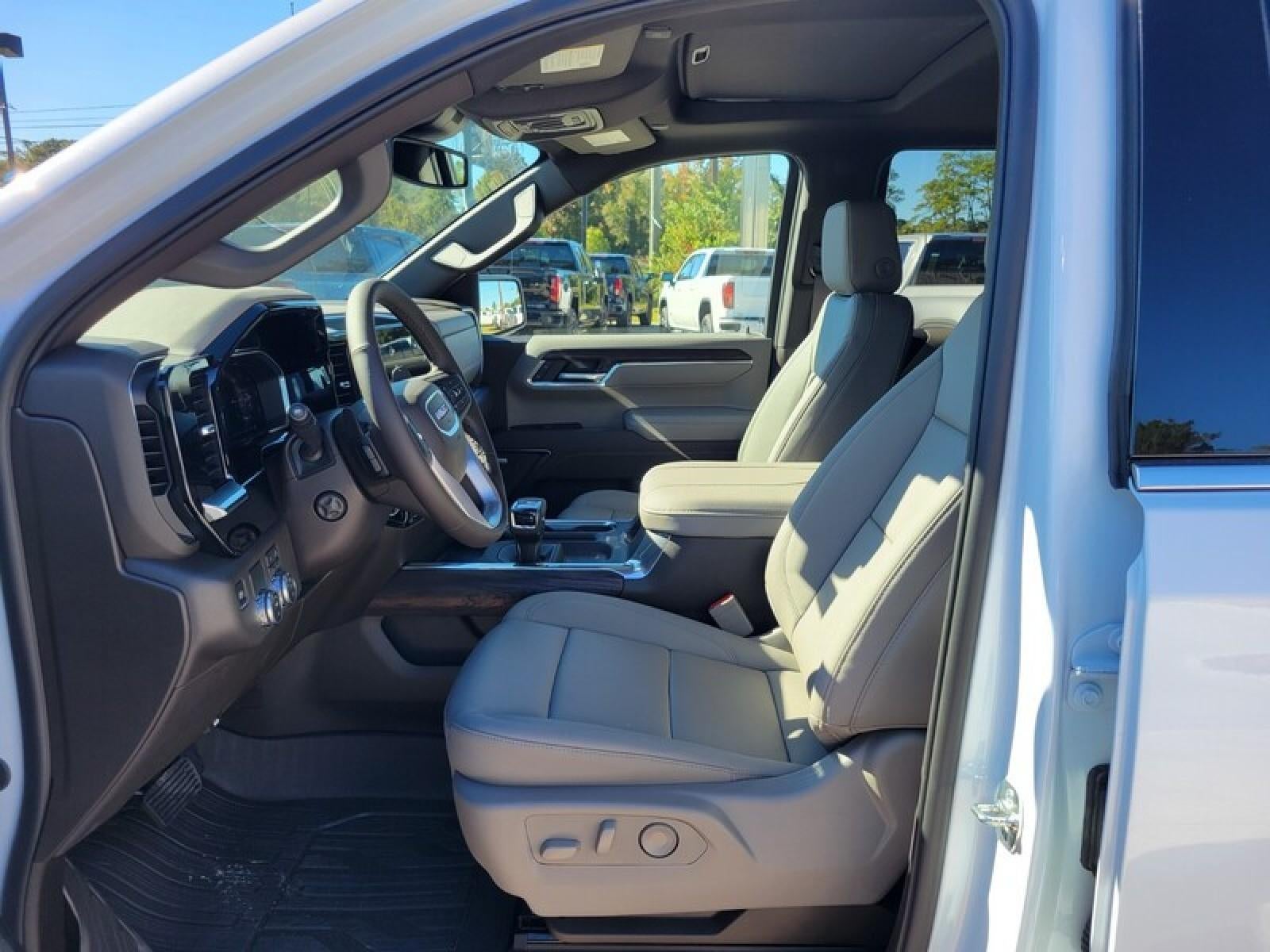 2026 GMC Sierra 1500 Crew Cab Short Box 2-Wheel Drive SLT