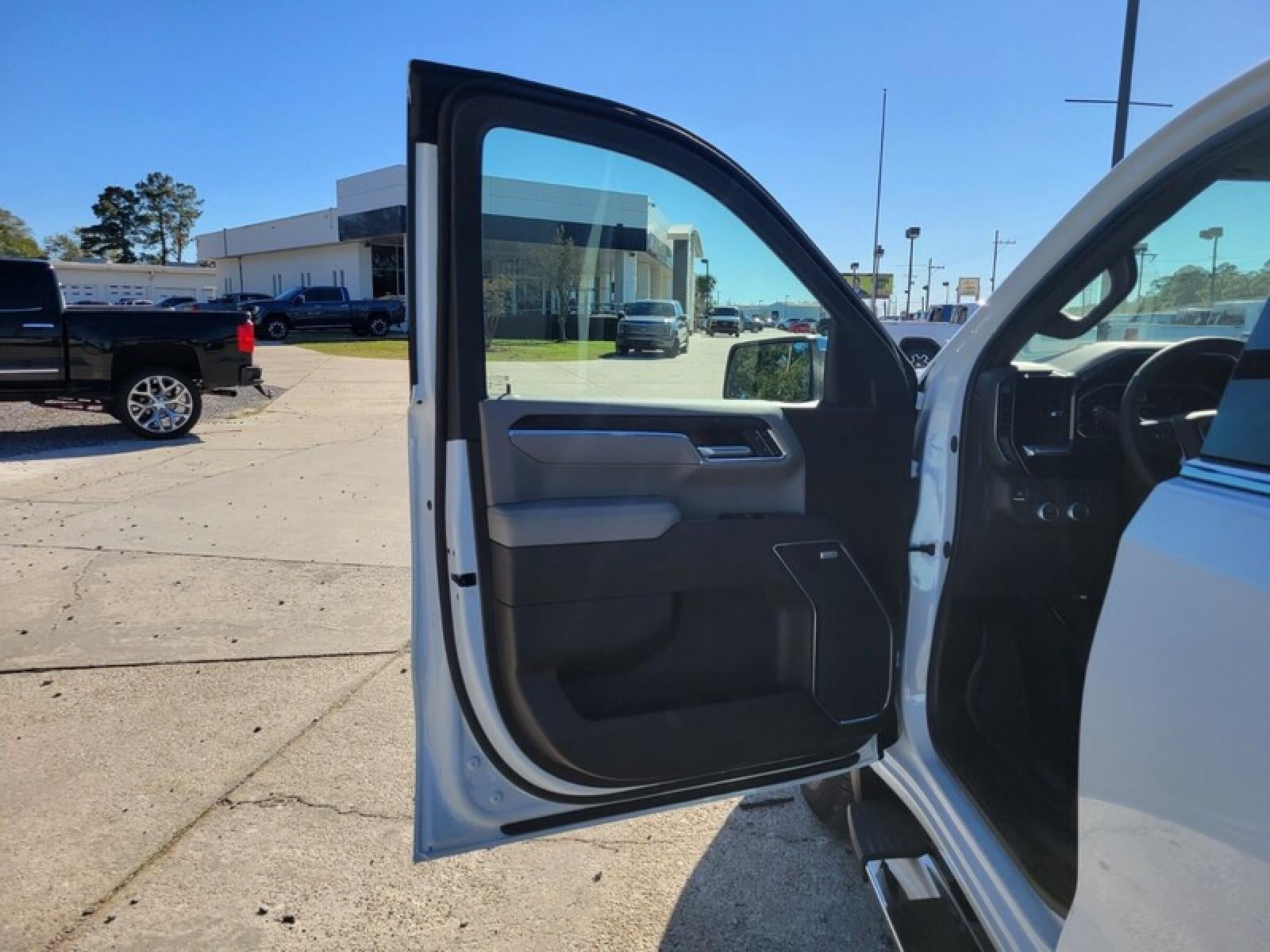 2026 GMC Sierra 1500 Crew Cab Short Box 2-Wheel Drive SLT