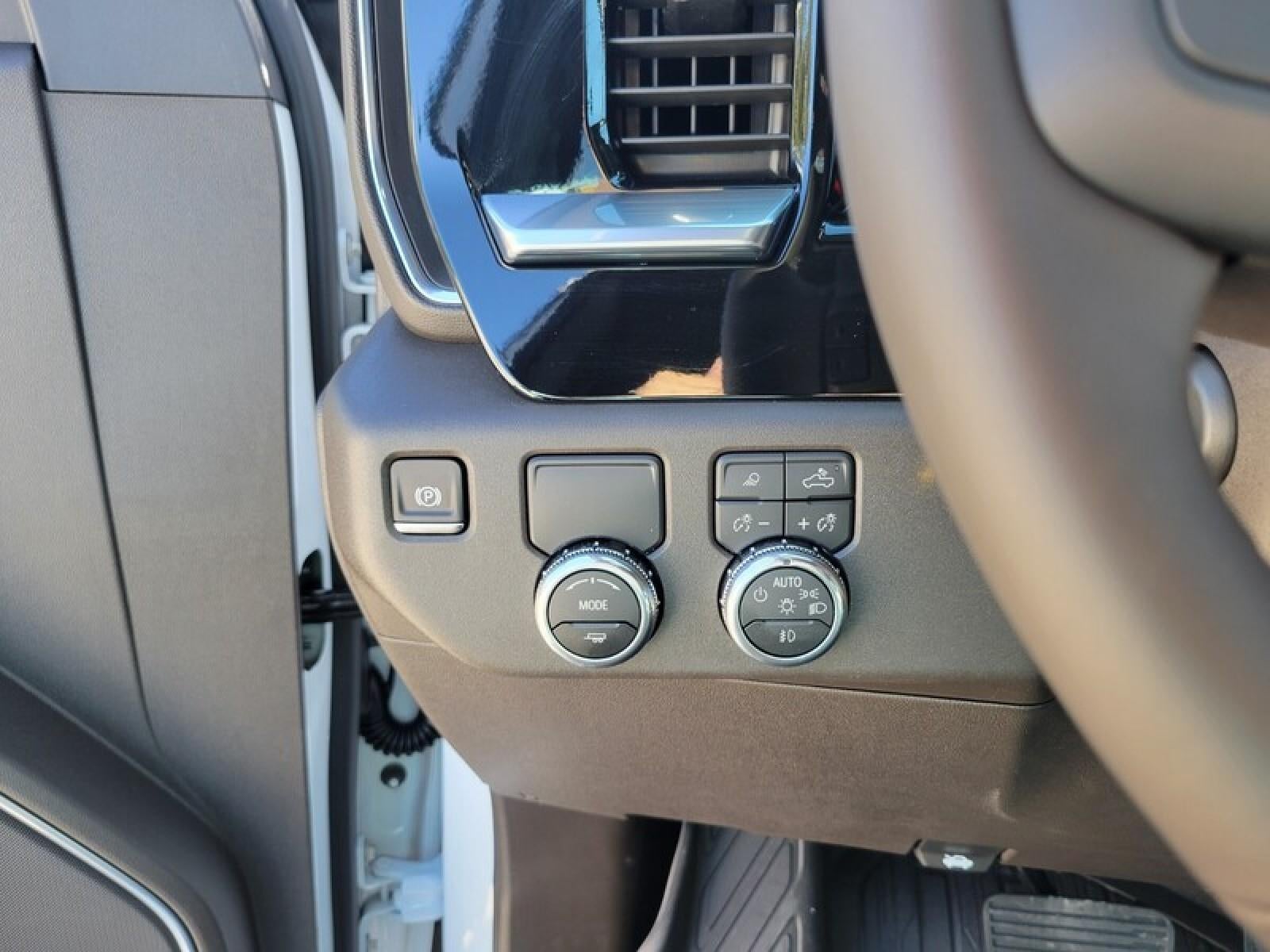 2026 GMC Sierra 1500 Crew Cab Short Box 2-Wheel Drive SLT