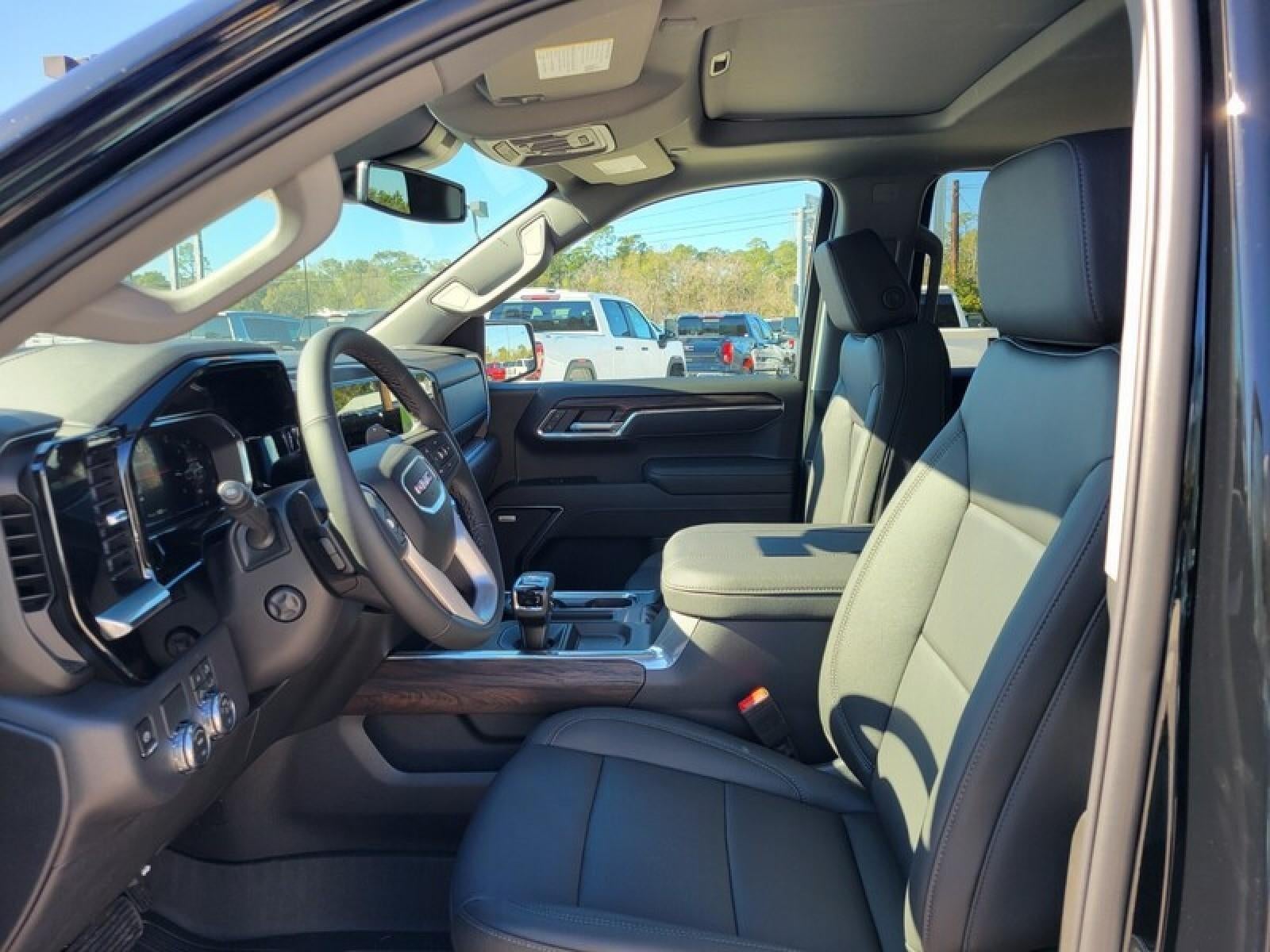 2026 GMC Sierra 1500 Crew Cab Short Box 2-Wheel Drive SLT