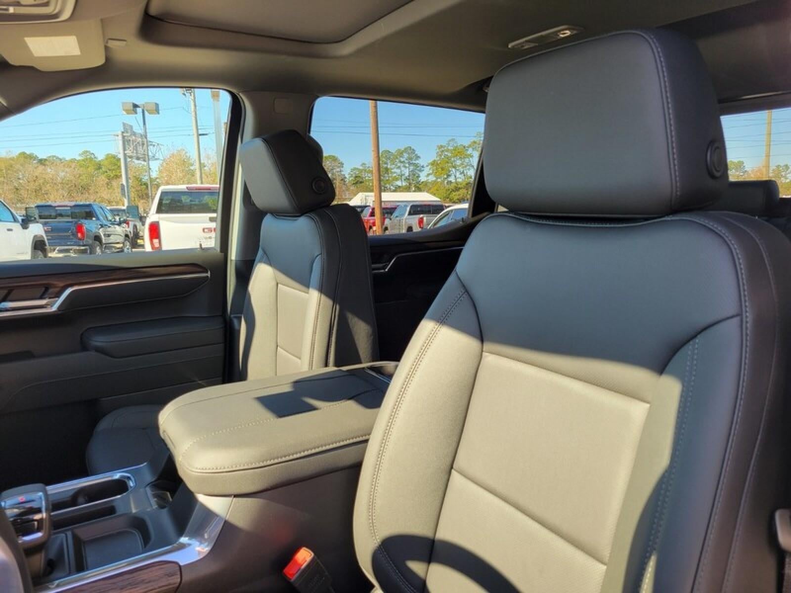 2026 GMC Sierra 1500 Crew Cab Short Box 2-Wheel Drive SLT