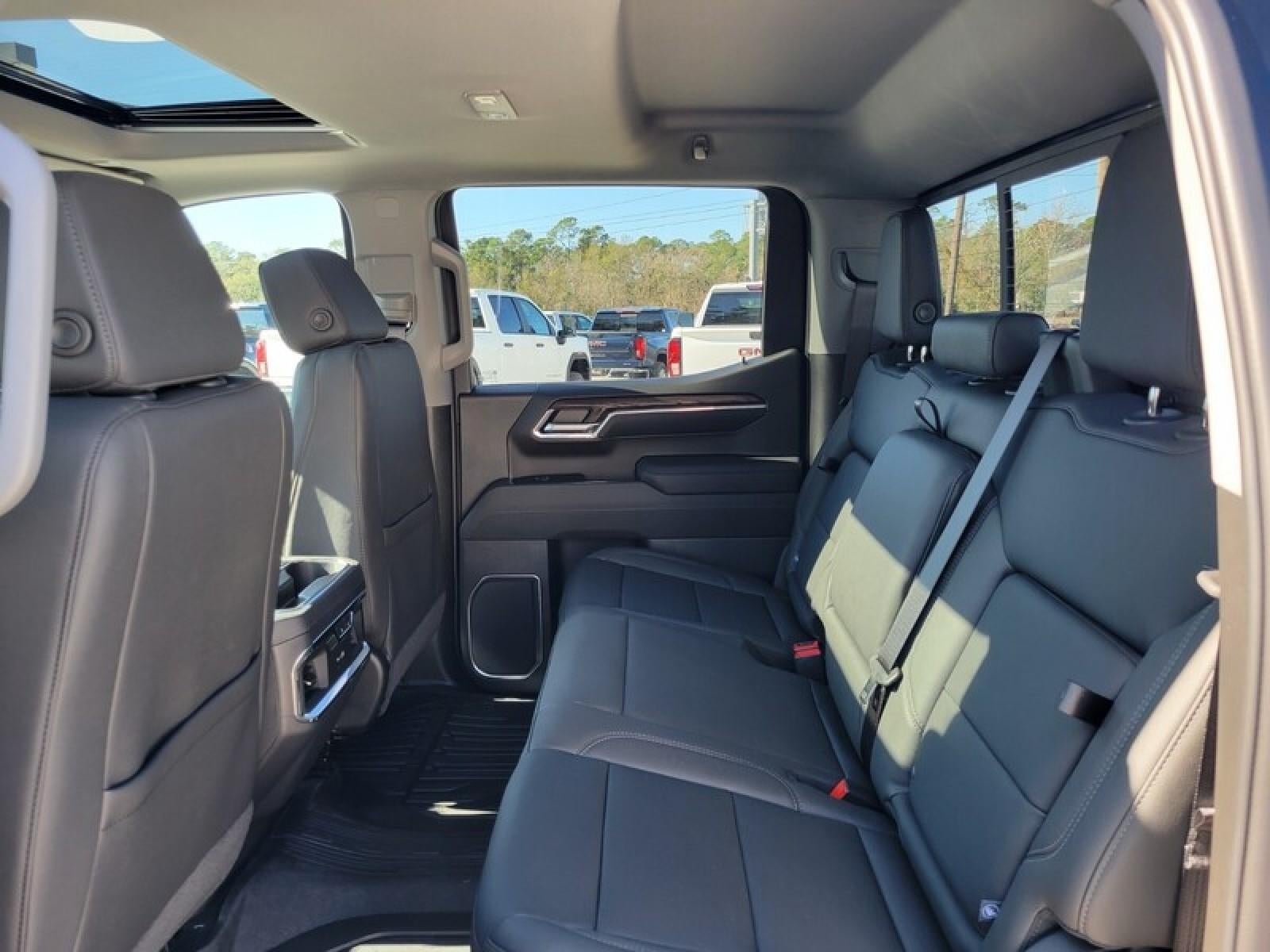 2026 GMC Sierra 1500 Crew Cab Short Box 2-Wheel Drive SLT