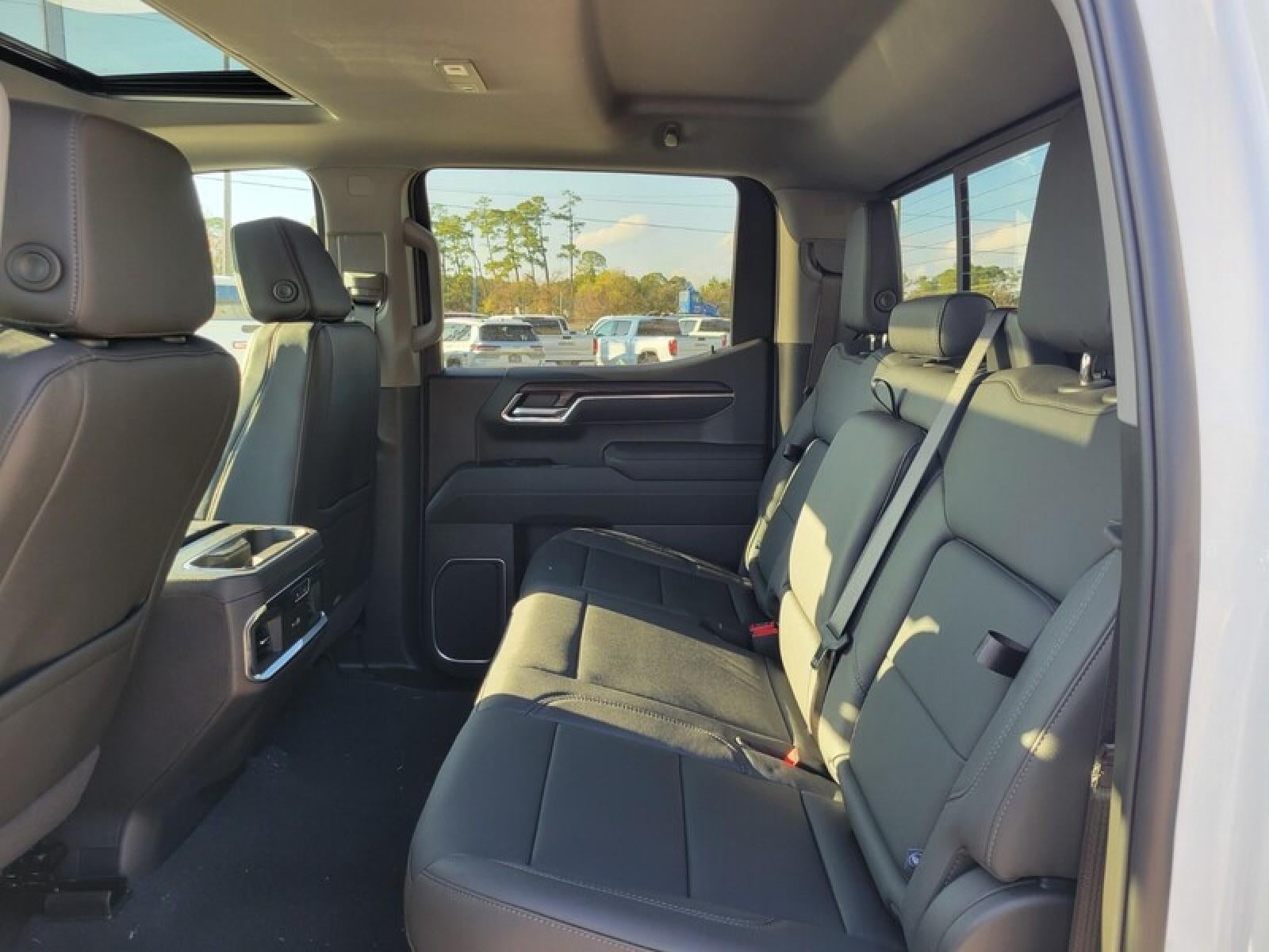 2026 GMC Sierra 1500 Crew Cab Short Box 2-Wheel Drive SLT