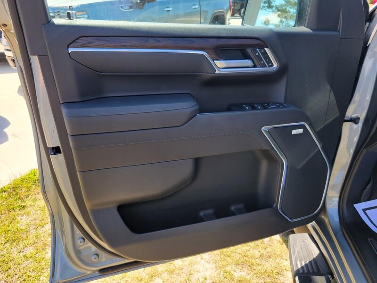 2026 GMC Sierra 1500 Crew Cab Short Box 2-Wheel Drive SLT