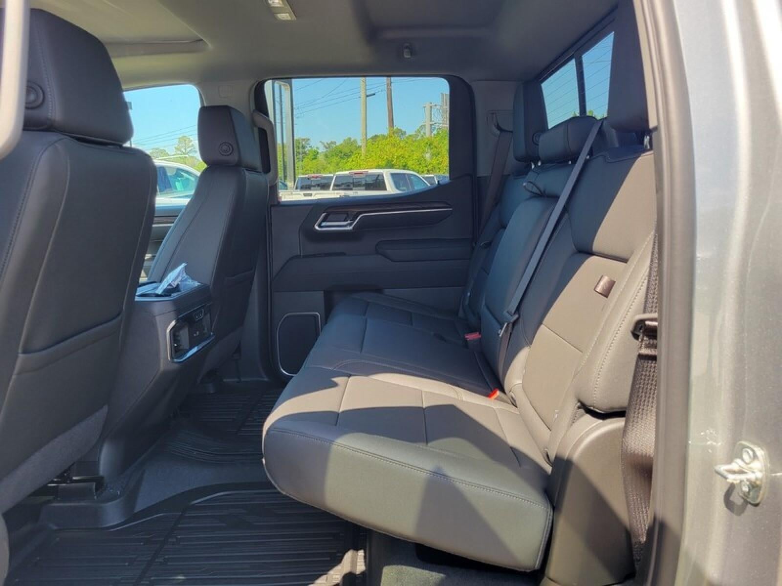 2026 GMC Sierra 1500 Crew Cab Short Box 2-Wheel Drive SLT