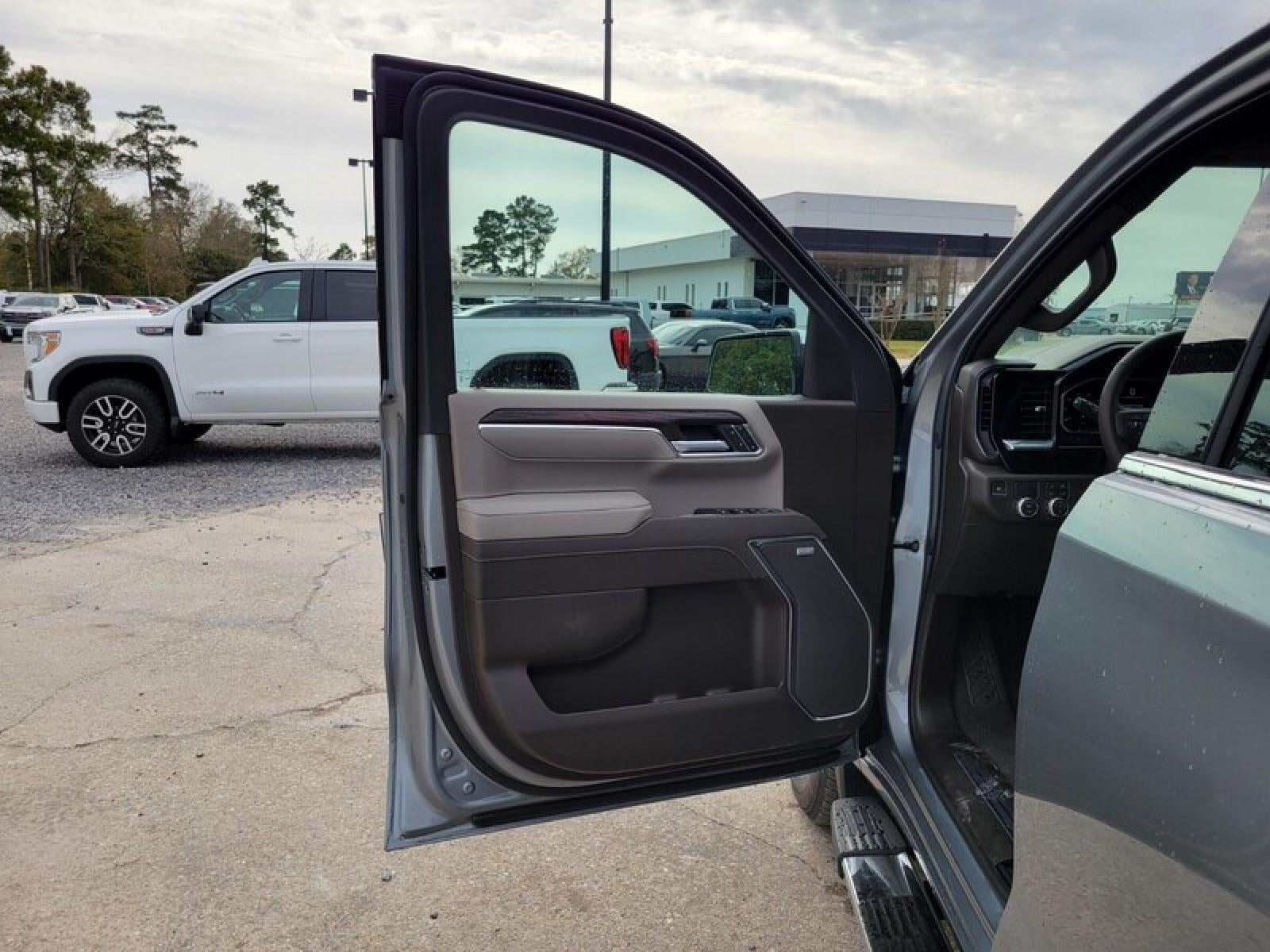 2026 GMC Sierra 1500 Crew Cab Short Box 2-Wheel Drive SLT