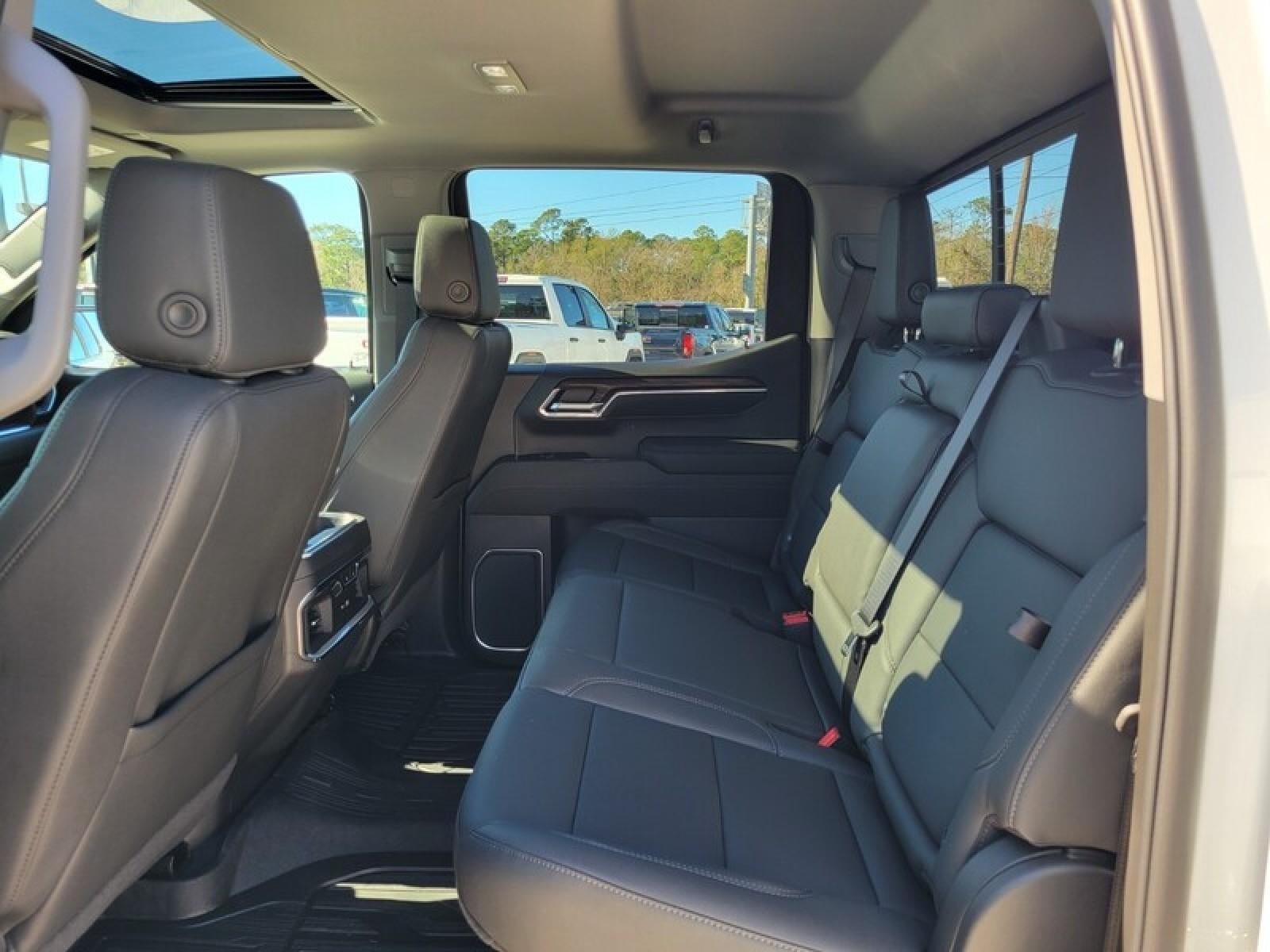 2026 GMC Sierra 1500 Crew Cab Short Box 2-Wheel Drive SLT