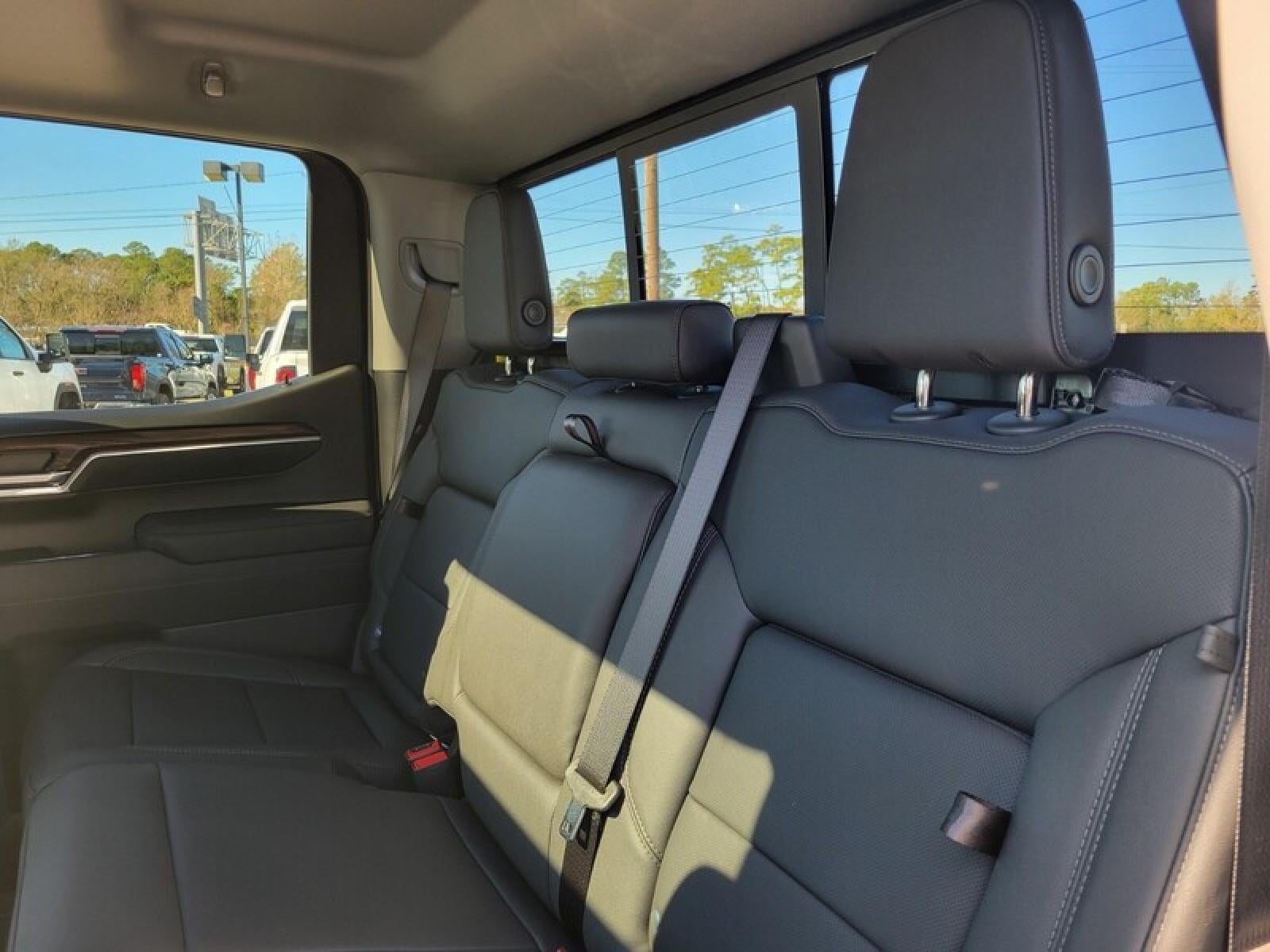 2026 GMC Sierra 1500 Crew Cab Short Box 2-Wheel Drive SLT