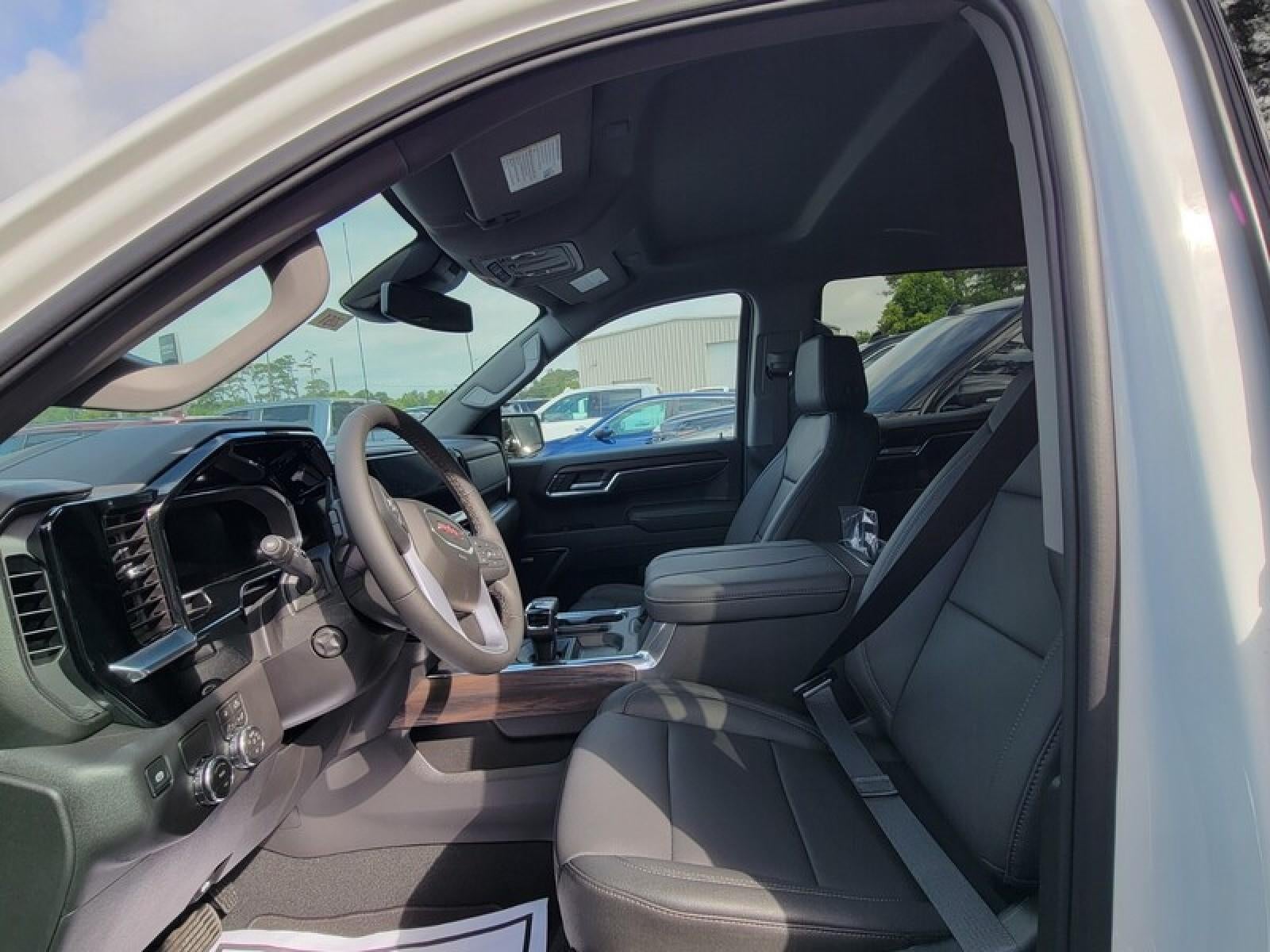 2026 GMC Sierra 1500 Crew Cab Short Box 2-Wheel Drive SLT