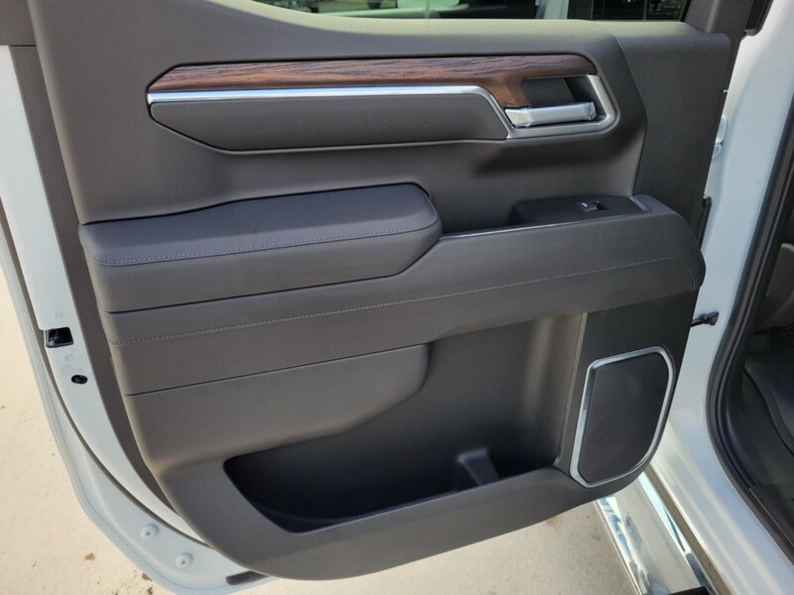 2026 GMC Sierra 1500 Crew Cab Short Box 2-Wheel Drive SLT