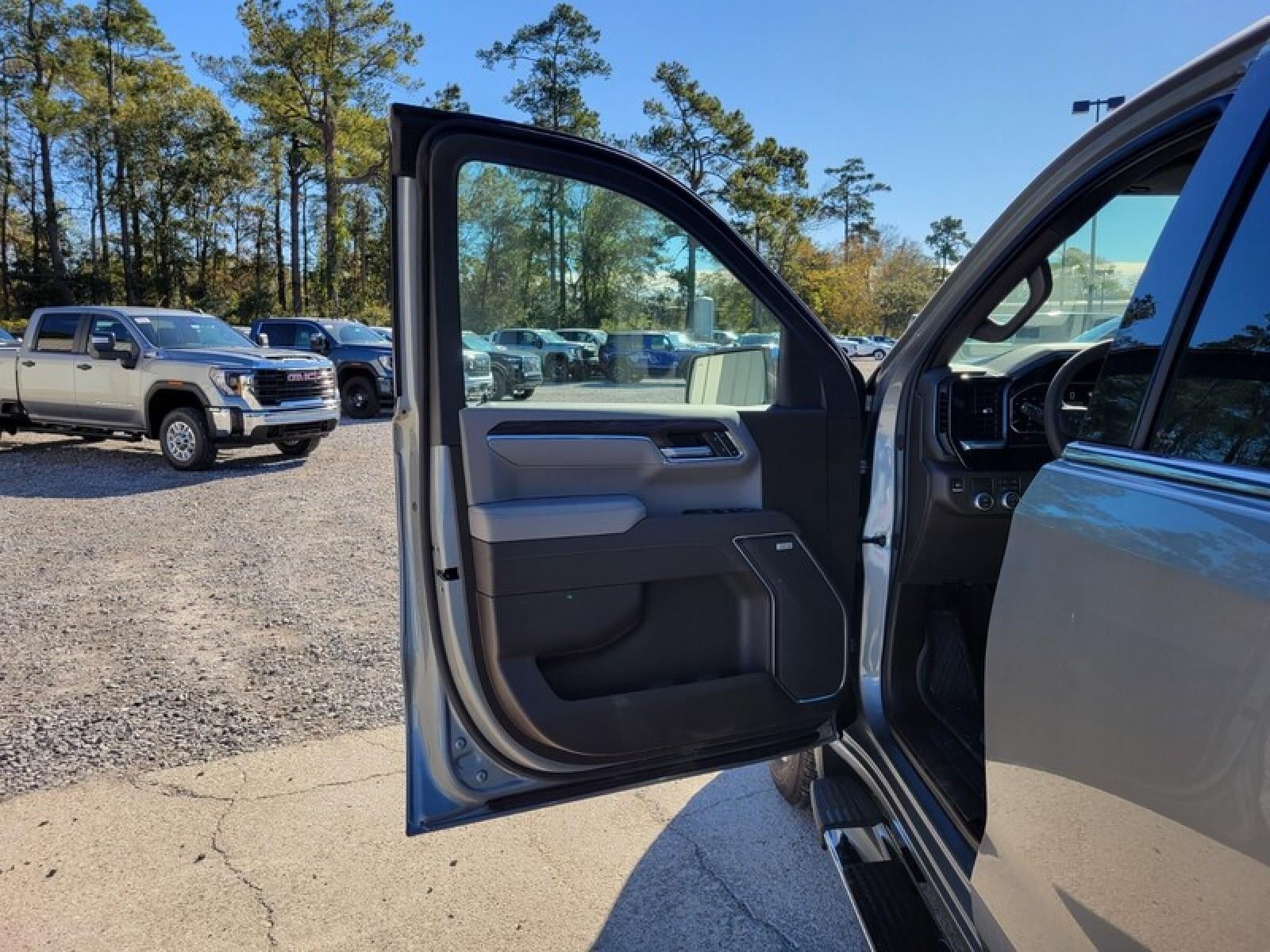 2026 GMC Sierra 1500 Crew Cab Short Box 2-Wheel Drive SLT