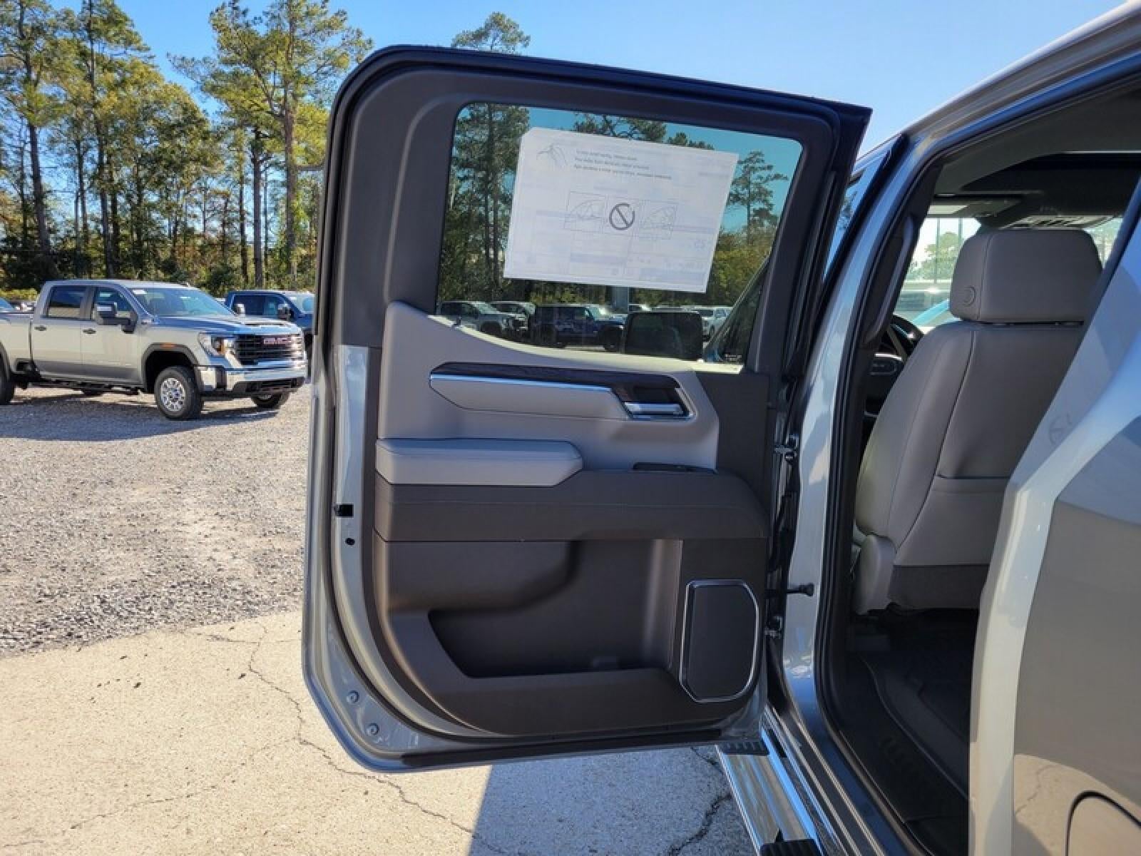 2026 GMC Sierra 1500 Crew Cab Short Box 2-Wheel Drive SLT