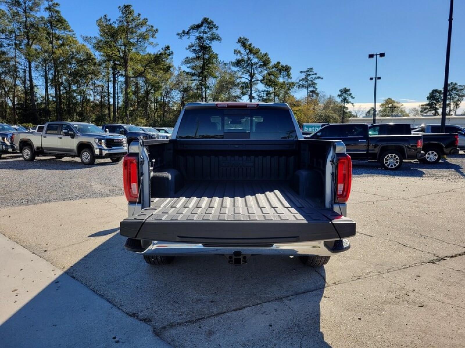 2026 GMC Sierra 1500 Crew Cab Short Box 2-Wheel Drive SLT
