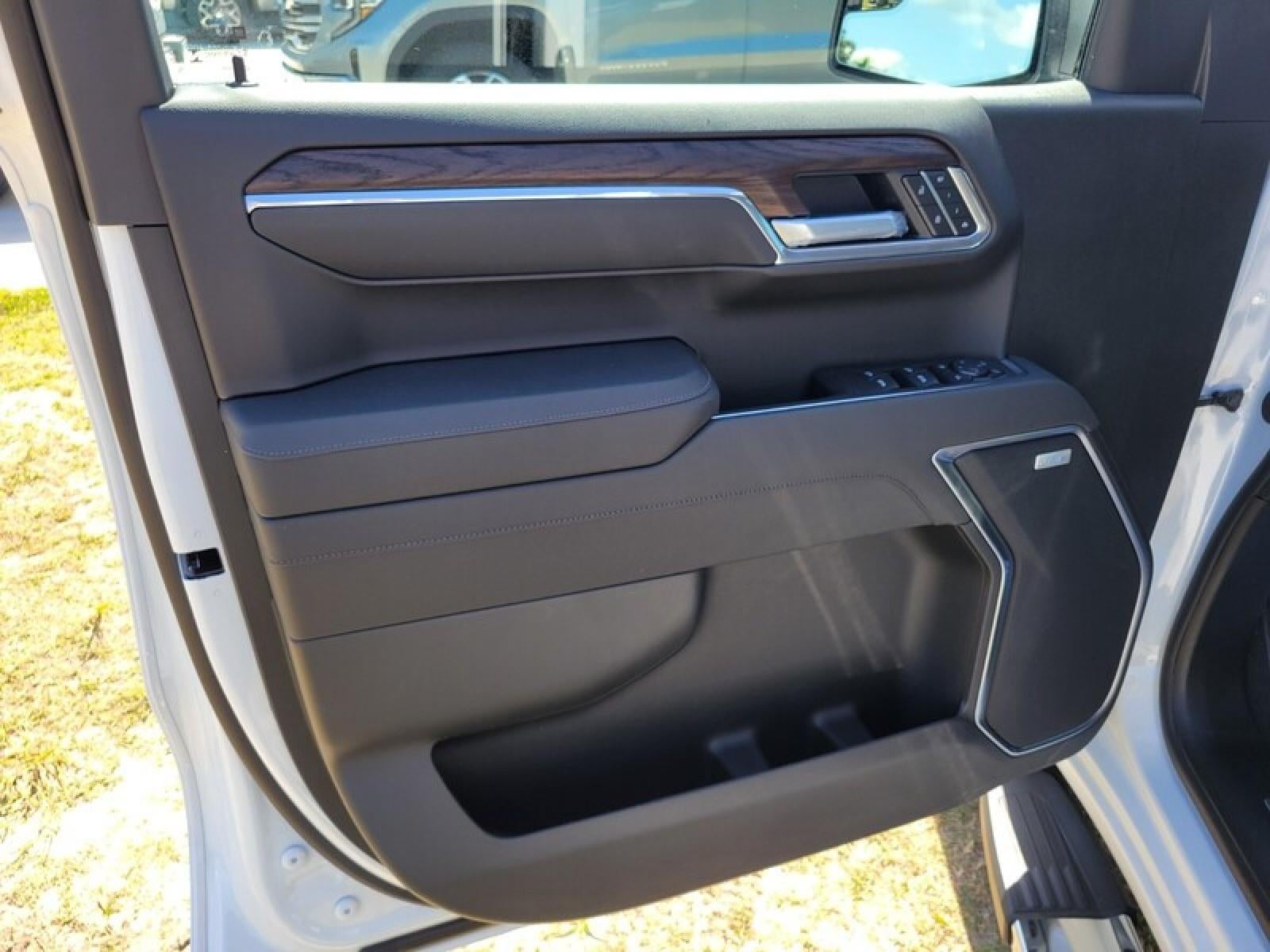 2026 GMC Sierra 1500 Crew Cab Short Box 2-Wheel Drive SLT