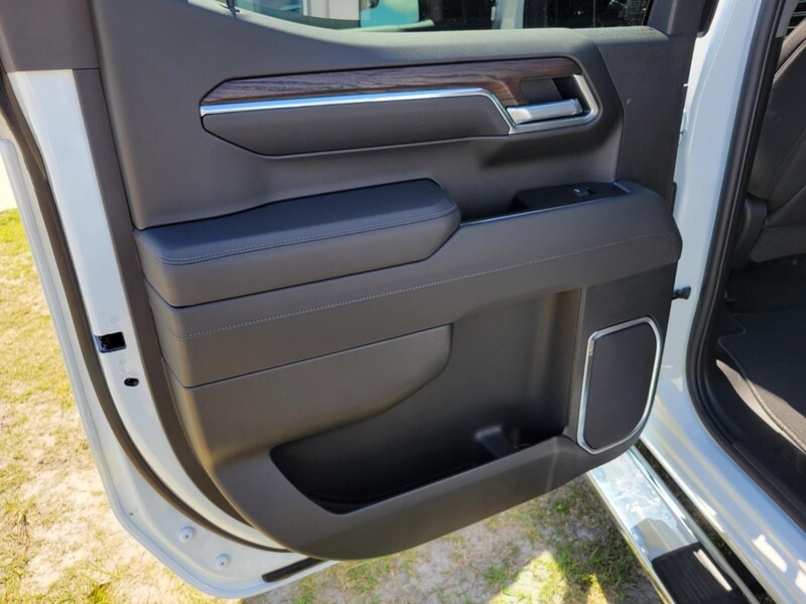 2026 GMC Sierra 1500 Crew Cab Short Box 2-Wheel Drive SLT