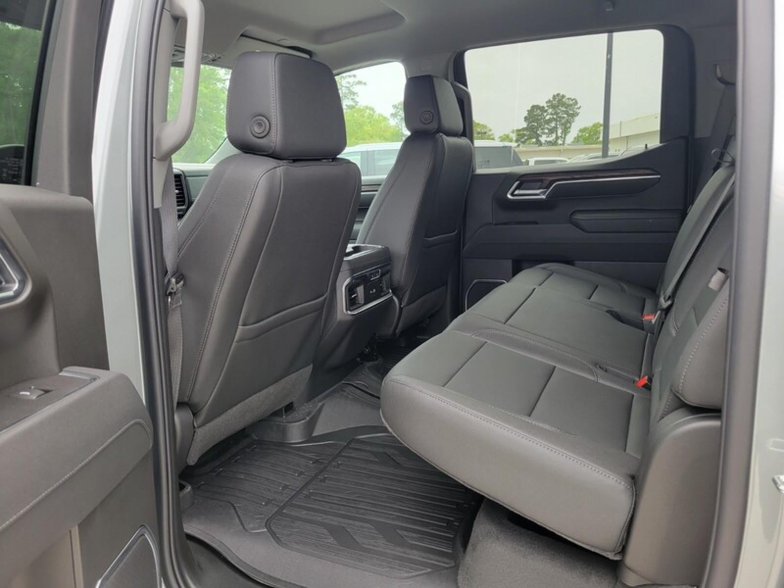 2026 GMC Sierra 1500 Crew Cab Short Box 2-Wheel Drive SLT