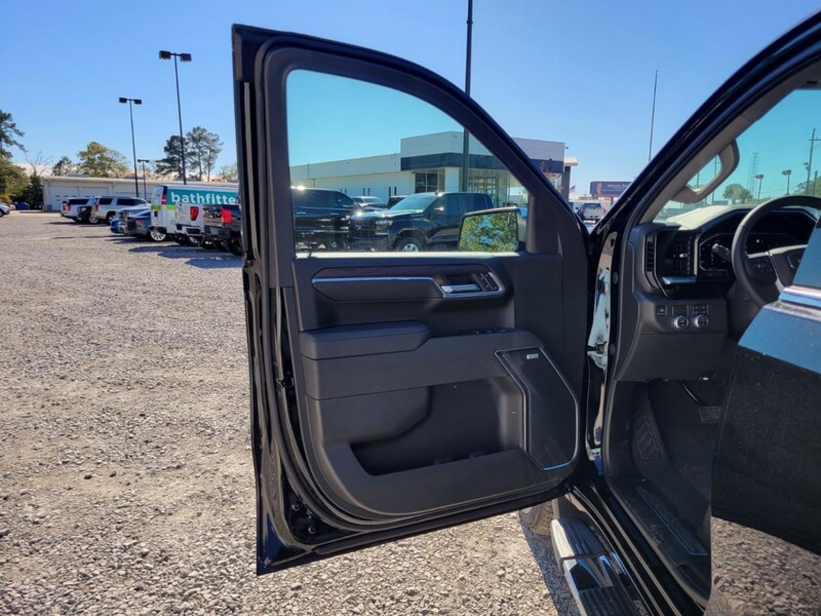 2026 GMC Sierra 1500 Crew Cab Short Box 2-Wheel Drive SLT