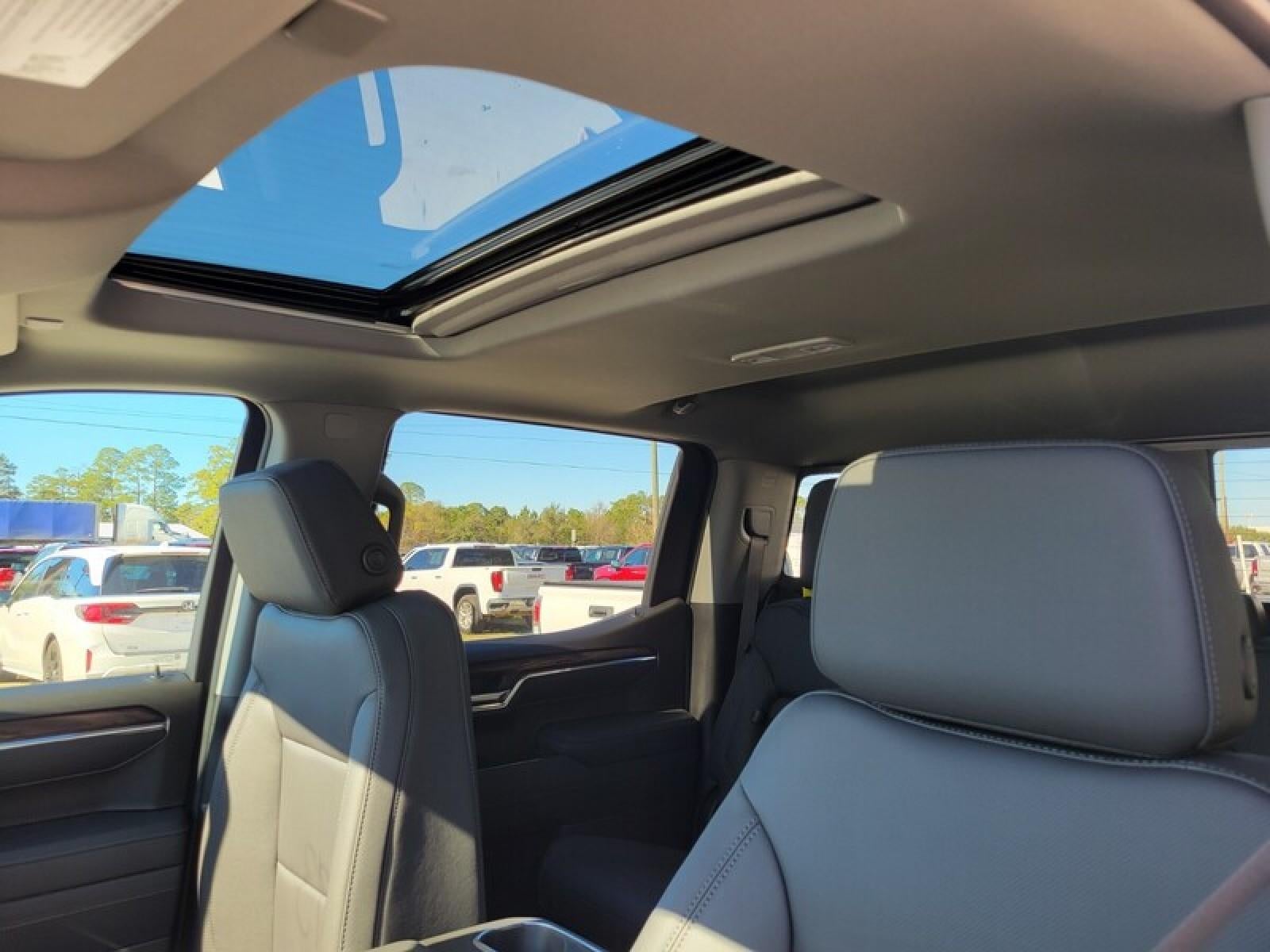 2026 GMC Sierra 1500 Crew Cab Short Box 2-Wheel Drive SLT