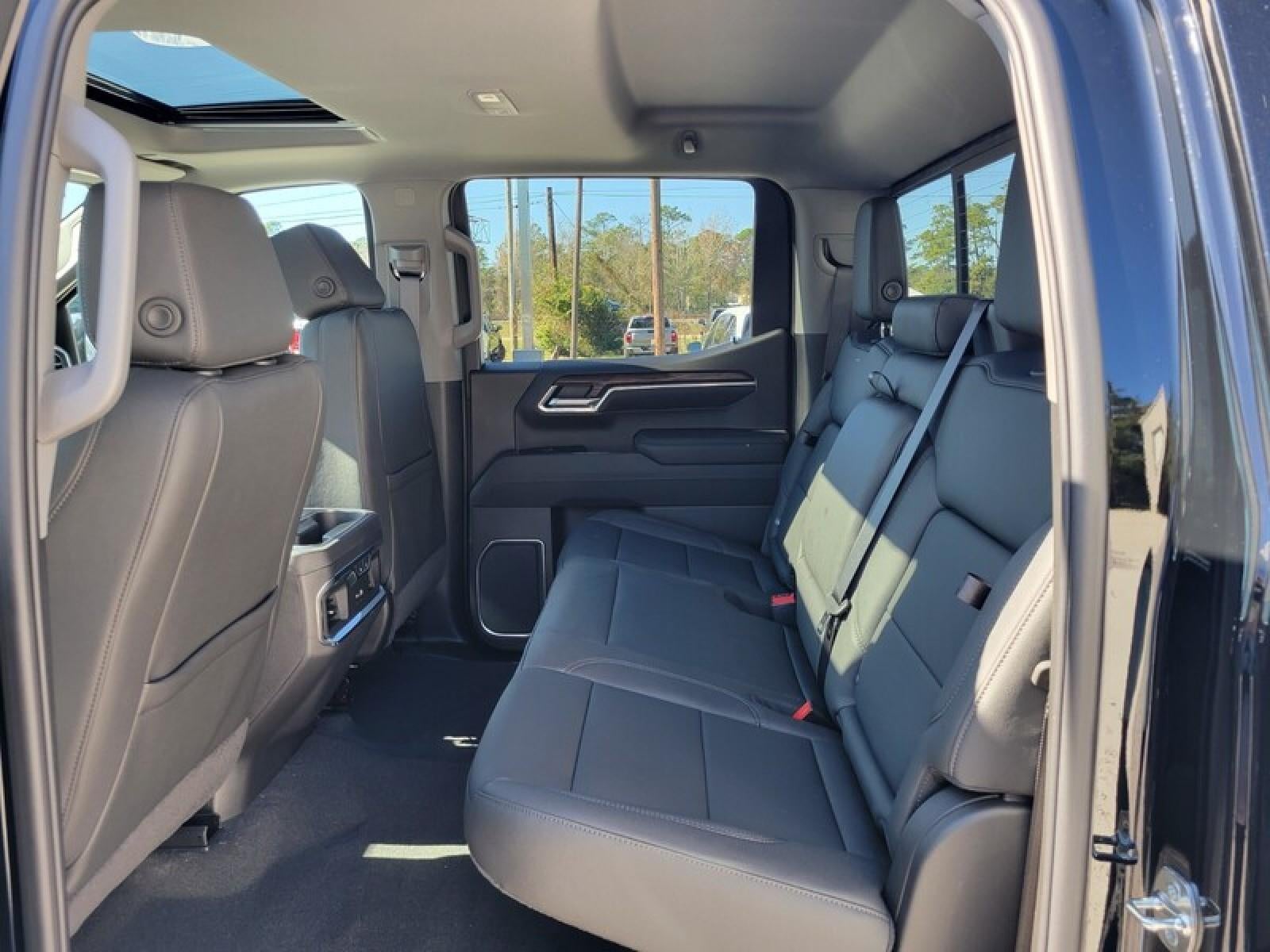 2026 GMC Sierra 1500 Crew Cab Short Box 2-Wheel Drive SLT