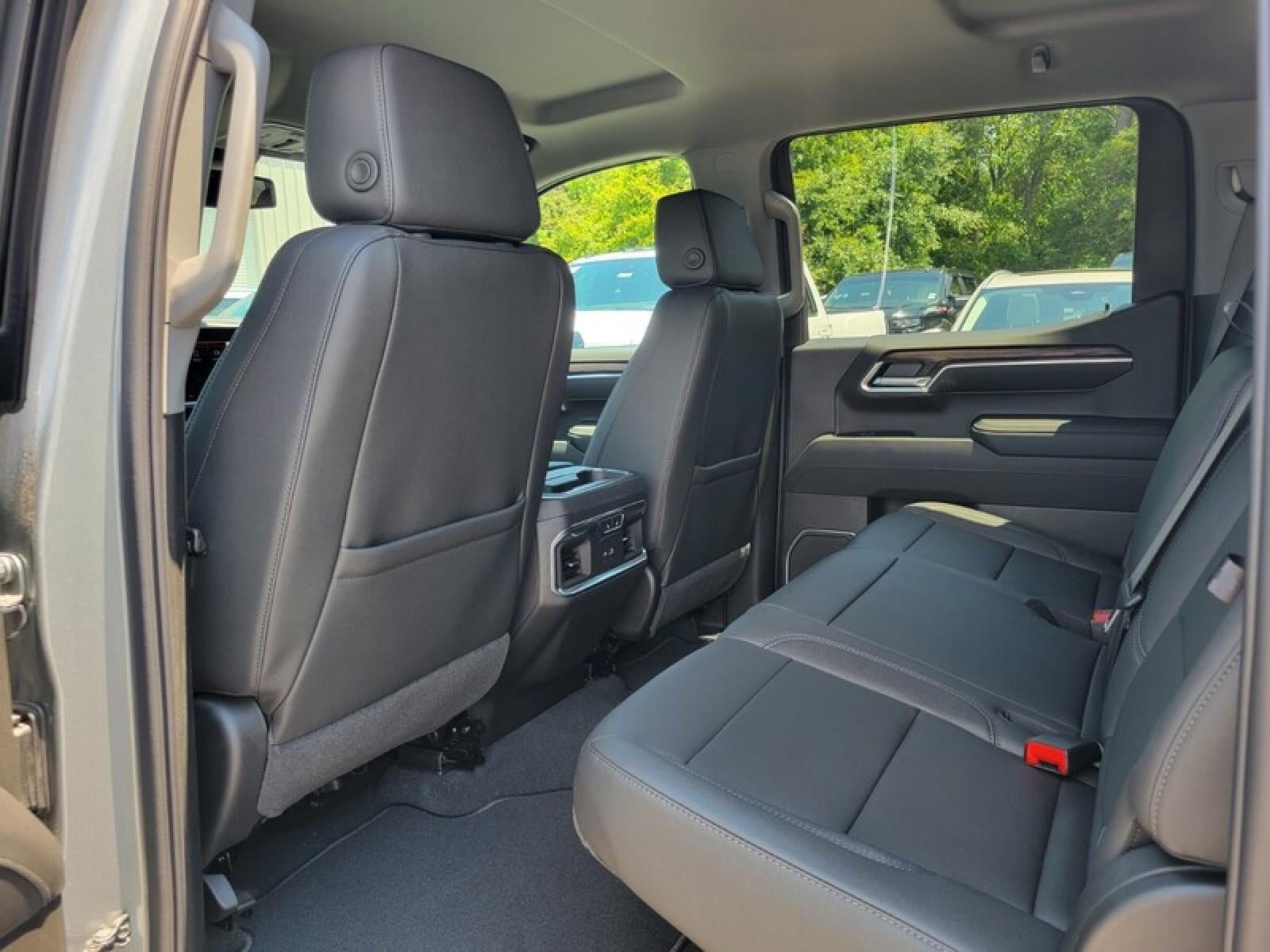 2026 GMC Sierra 1500 Crew Cab Short Box 2-Wheel Drive SLT