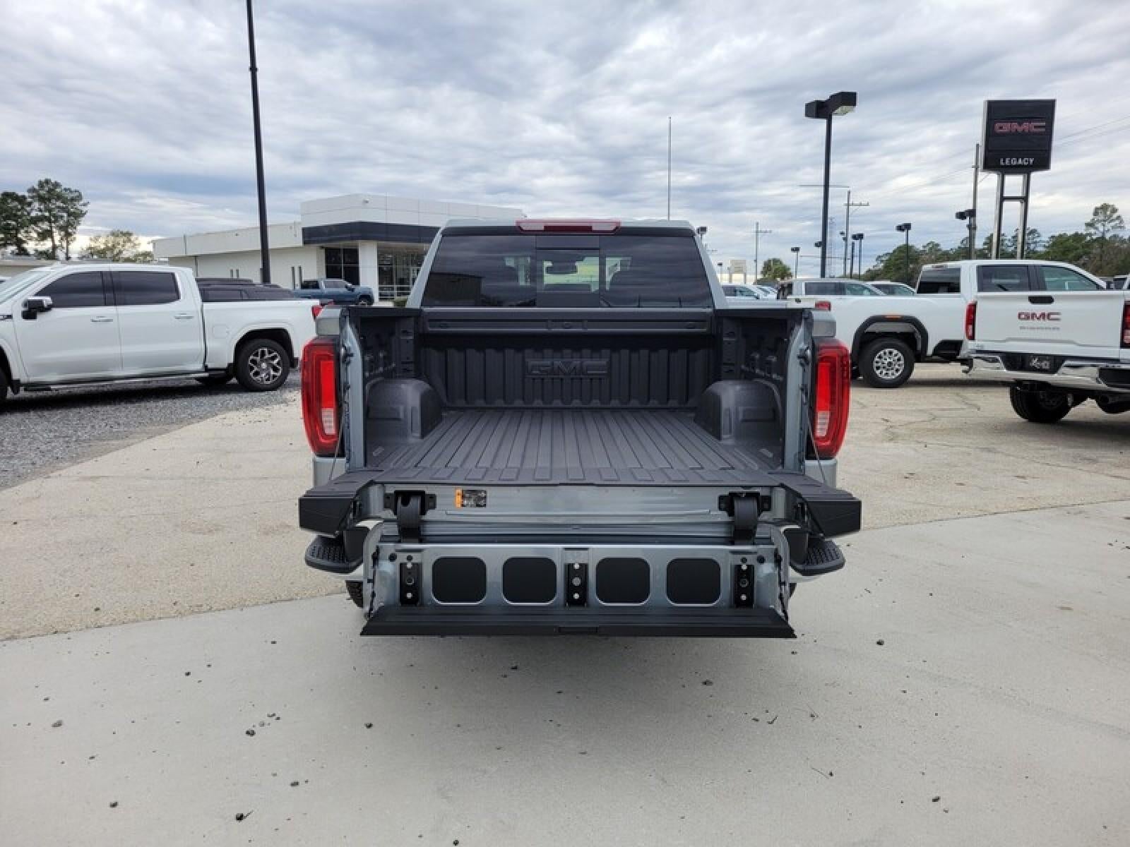 2026 GMC Sierra 1500 Crew Cab Short Box 2-Wheel Drive SLT