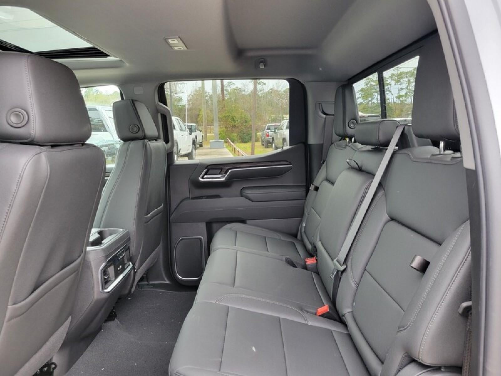 2026 GMC Sierra 1500 Crew Cab Short Box 2-Wheel Drive SLT