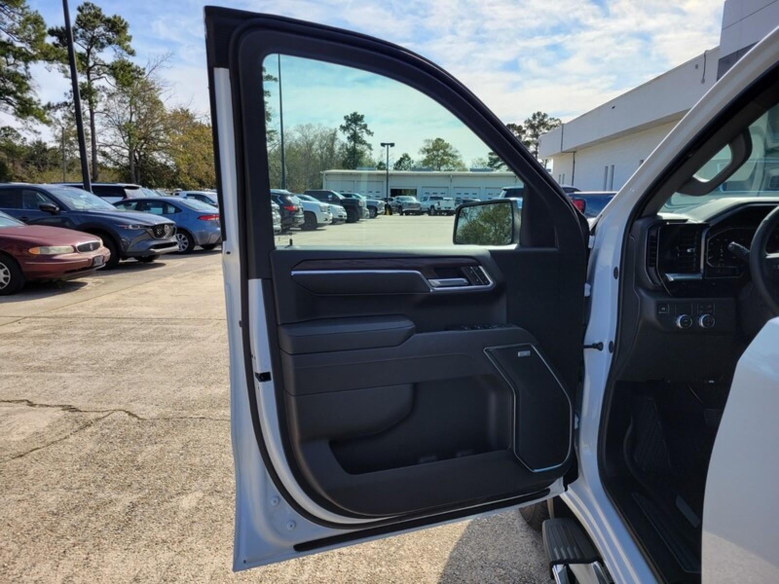 2026 GMC Sierra 1500 Crew Cab Short Box 2-Wheel Drive SLT