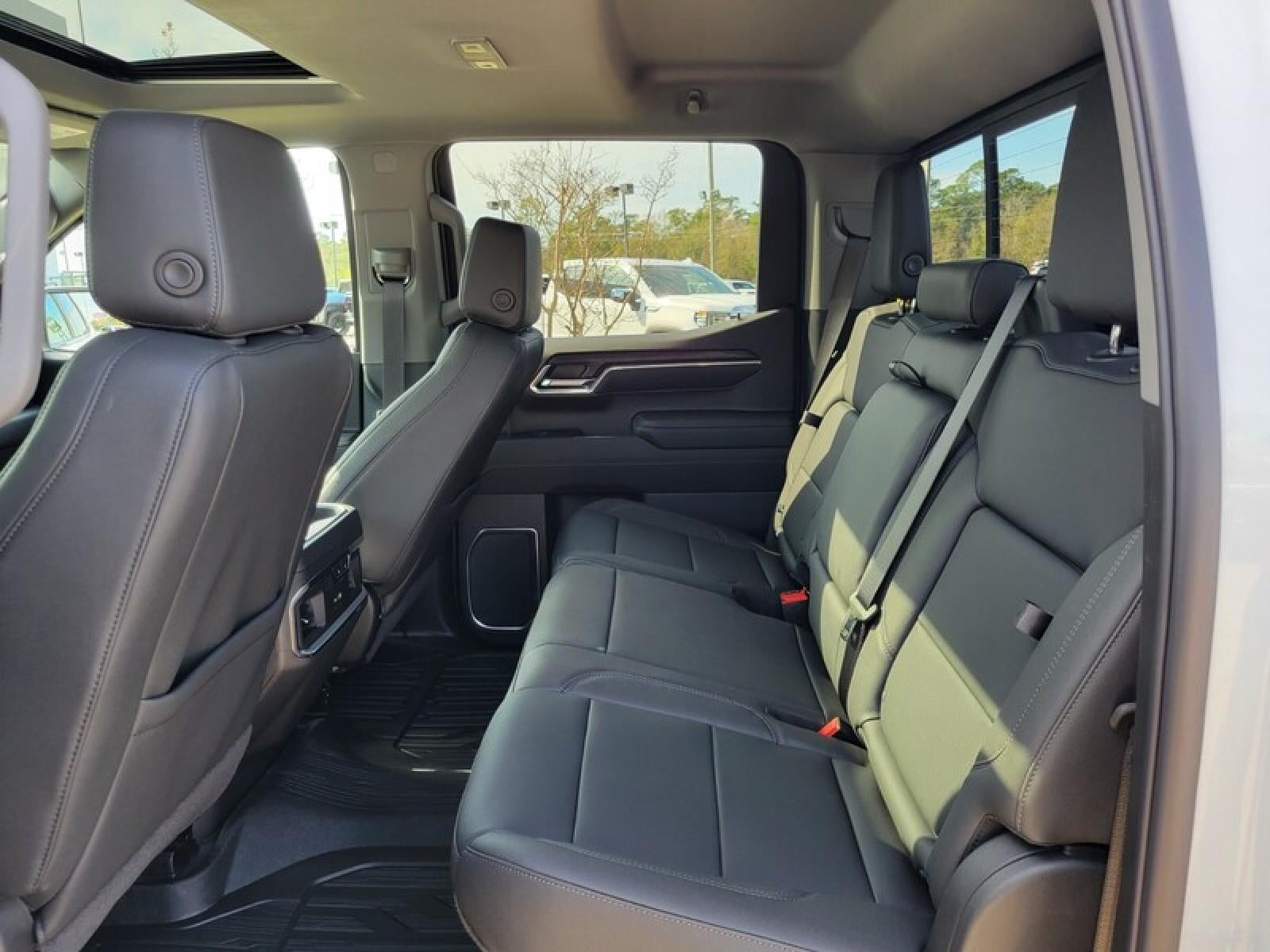 2026 GMC Sierra 1500 Crew Cab Short Box 2-Wheel Drive SLT